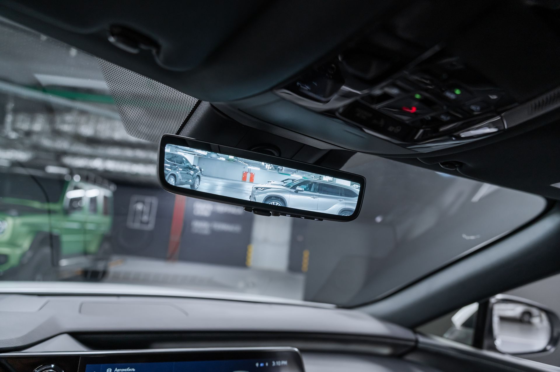 Белый Lexus RX Luxury 350h в Crystal Car под заказ