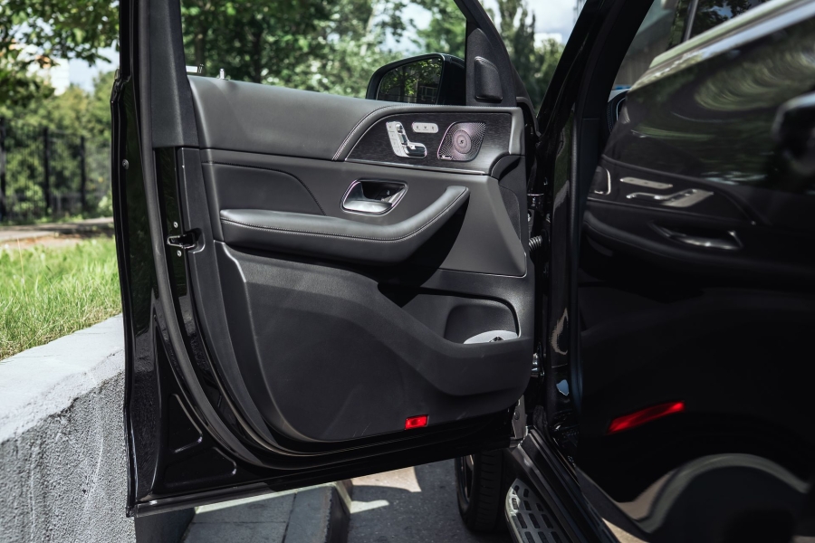 Черный Mercedes-Benz GLS 450 d 4MATIC в Crystal Car под заказ