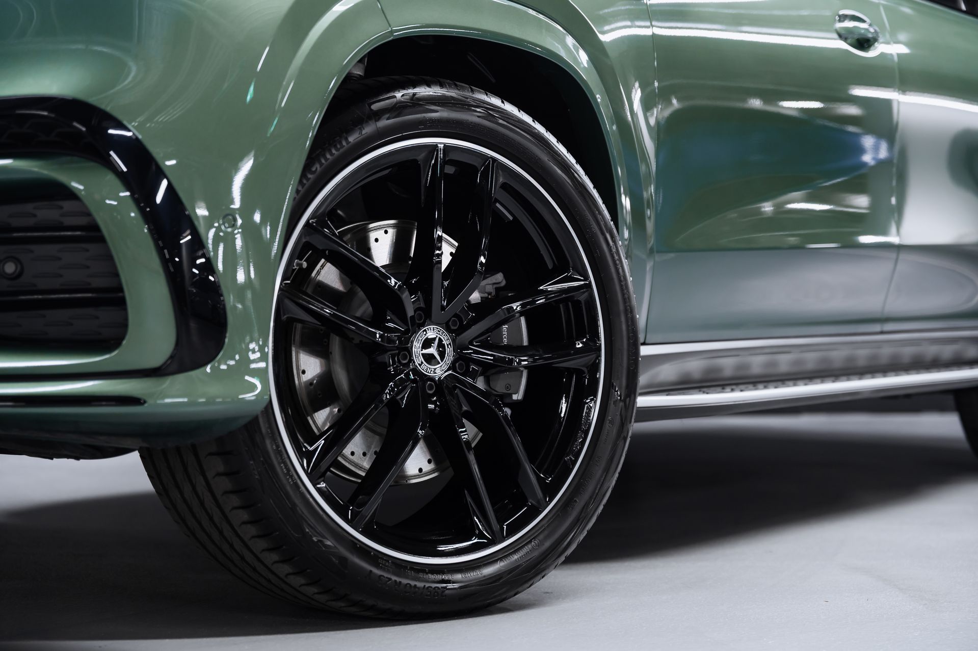 Зеленый хаки Mercedes-Benz GLS 450 d 4MATIC в Crystal Car под заказ