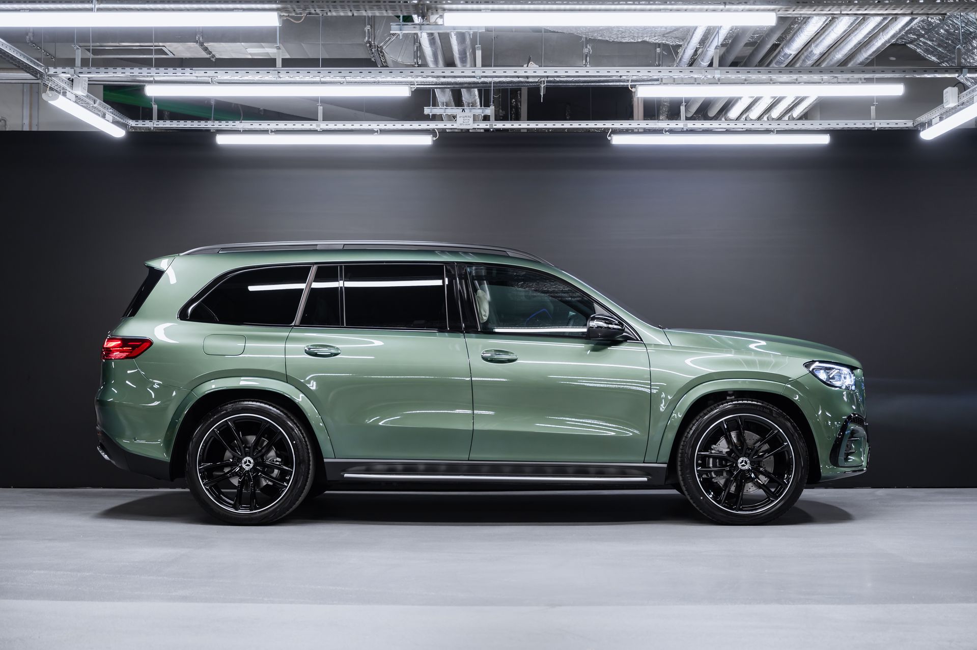 Зеленый хаки Mercedes-Benz GLS 450 d 4MATIC в Crystal Car под заказ