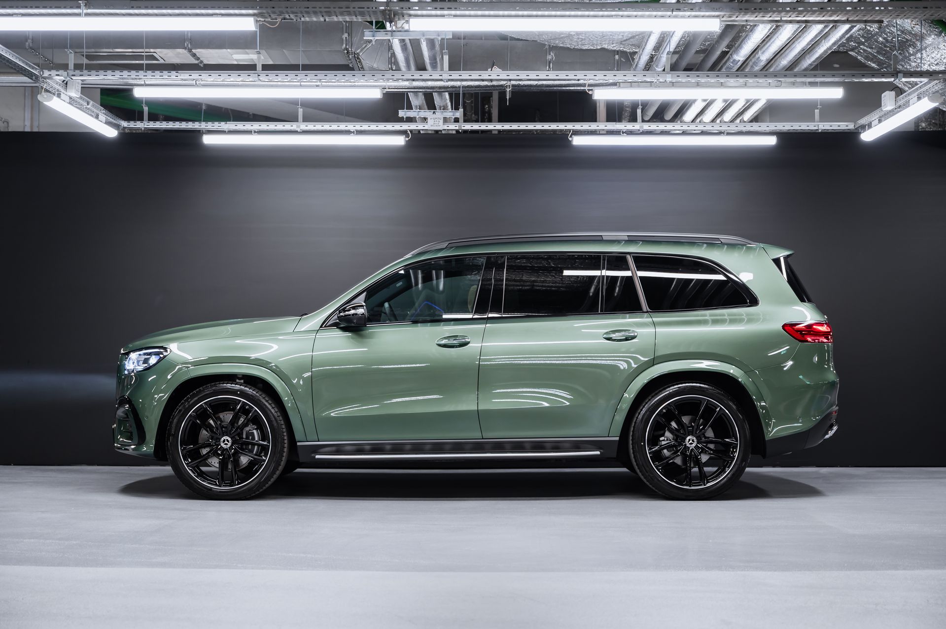 Зеленый хаки Mercedes-Benz GLS 450 d 4MATIC в Crystal Car под заказ