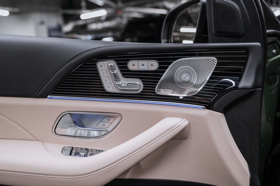 Зеленый хаки Mercedes-Benz GLS 450 d 4MATIC в Crystal Car под заказ