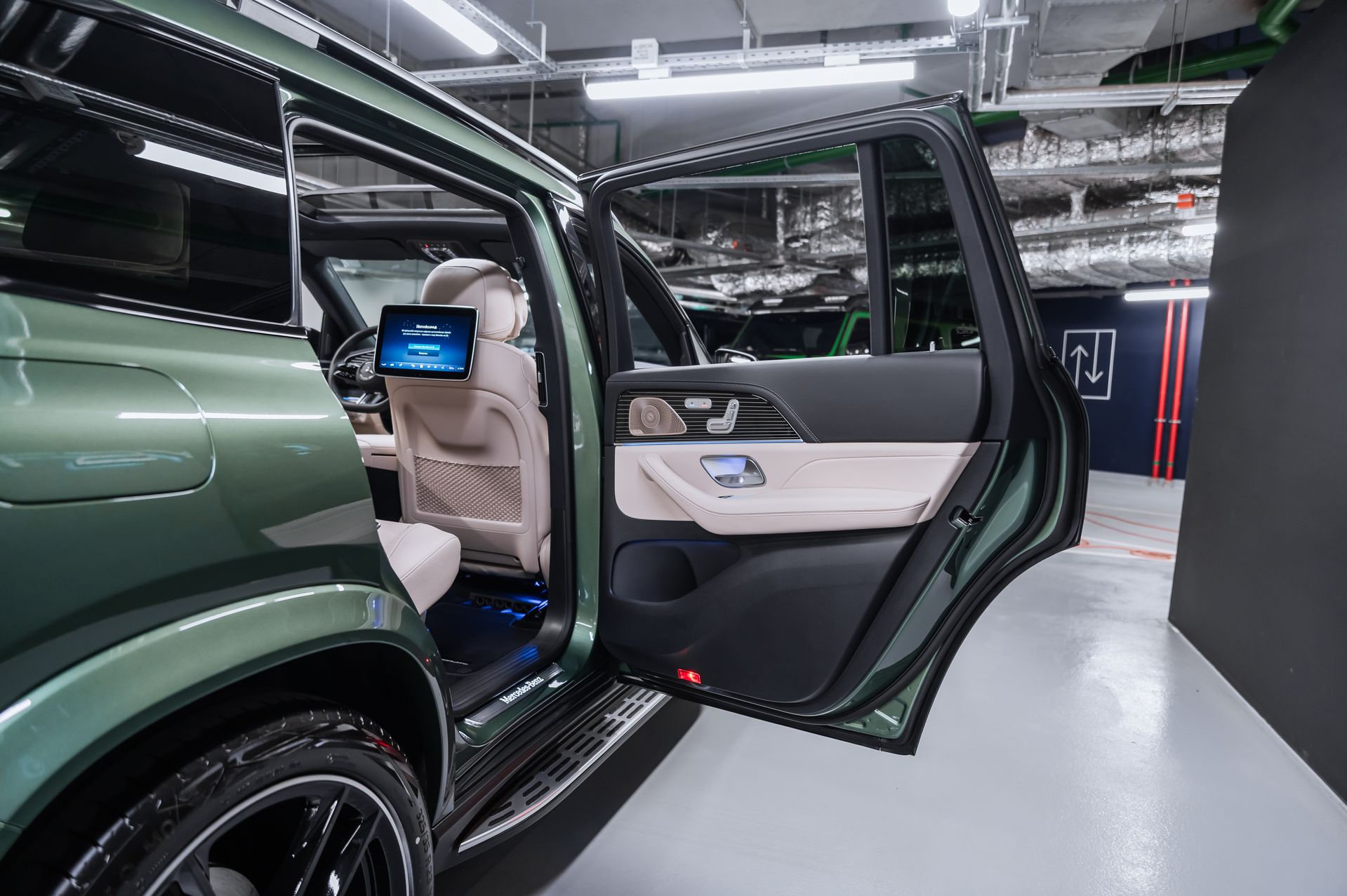 Зеленый хаки Mercedes-Benz GLS 450 d 4MATIC в Crystal Car под заказ