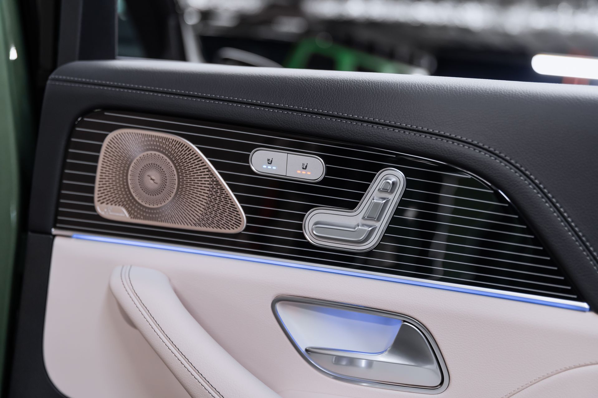 Зеленый хаки Mercedes-Benz GLS 450 d 4MATIC в Crystal Car под заказ