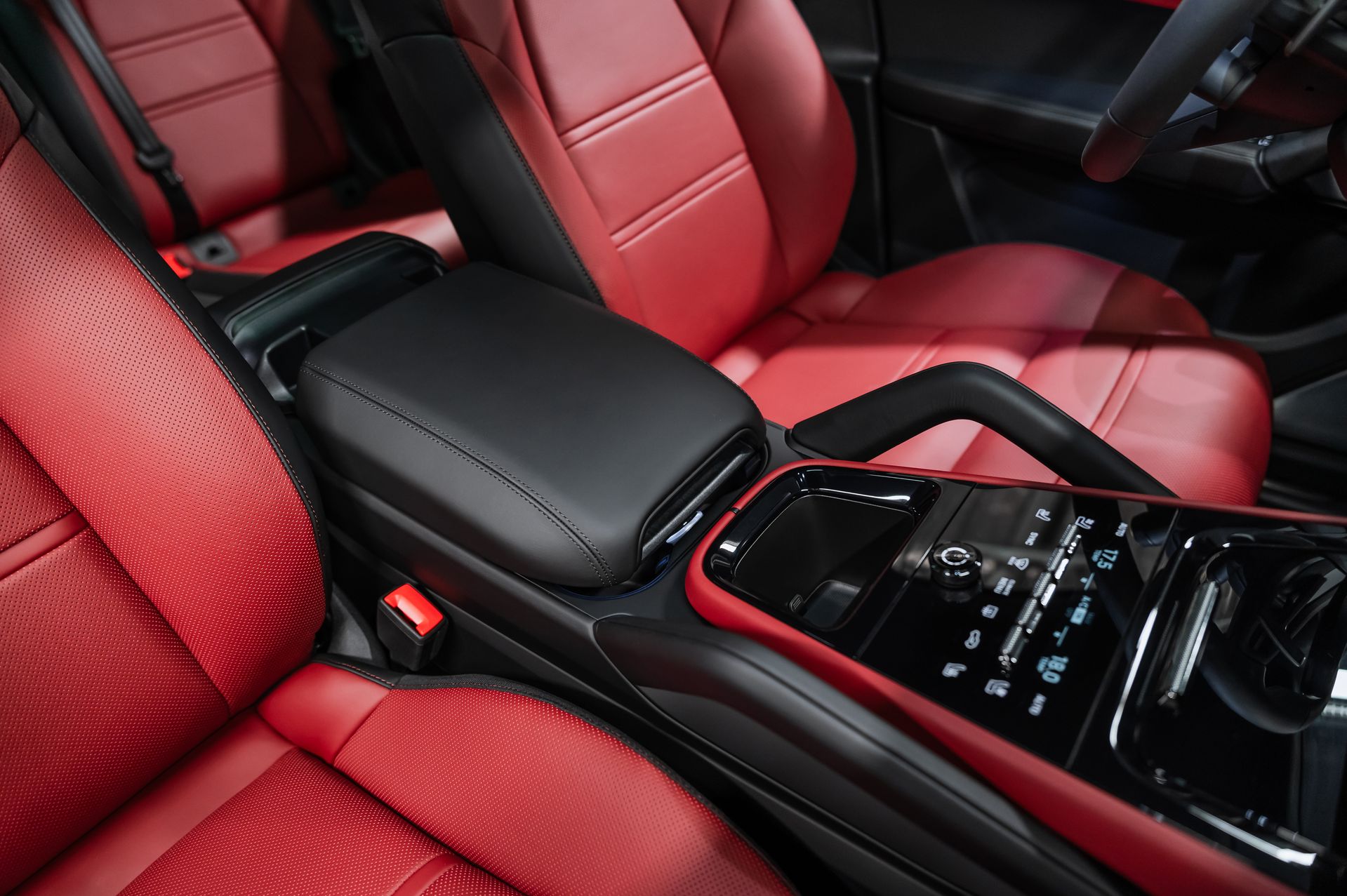 Porsche Cayenne GTS Coupé серый в Crystal Car под заказ