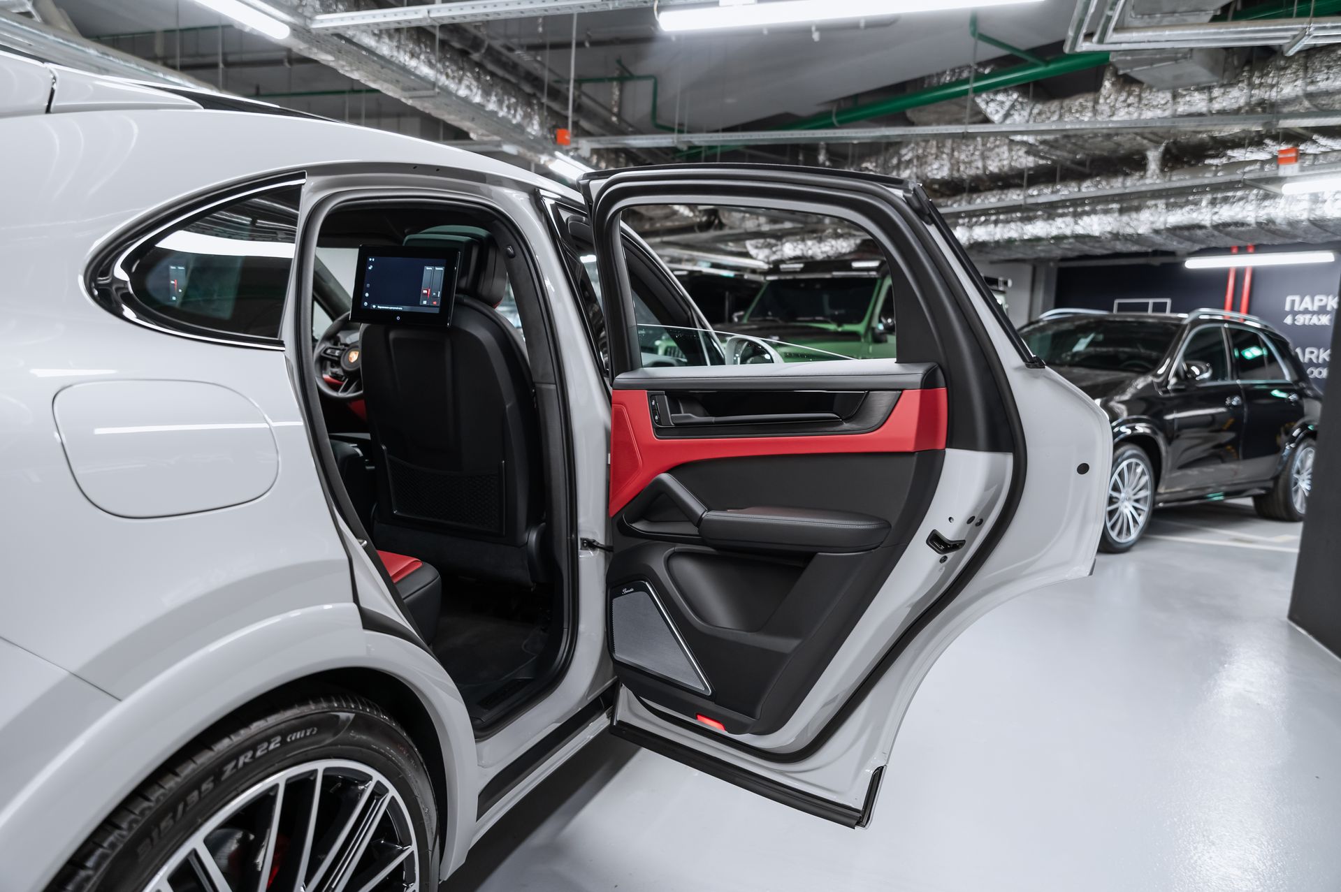 Porsche Cayenne GTS Coupé серый в Crystal Car под заказ