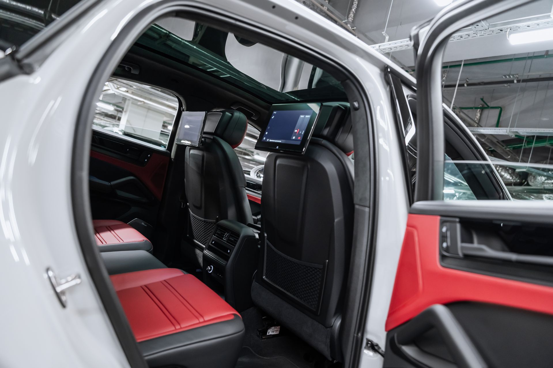 Porsche Cayenne GTS Coupé серый в Crystal Car под заказ