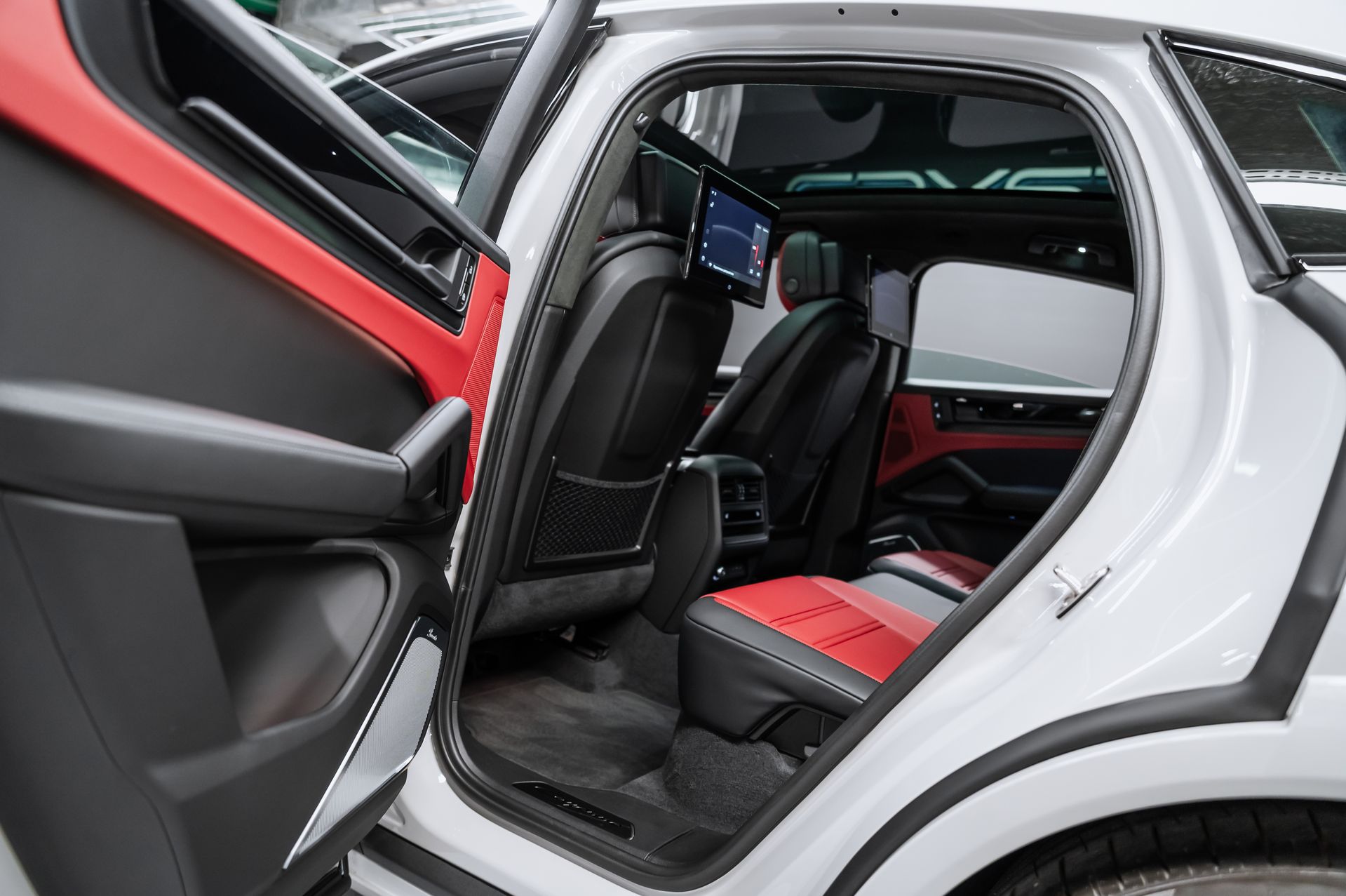 Porsche Cayenne GTS Coupé серый в Crystal Car под заказ