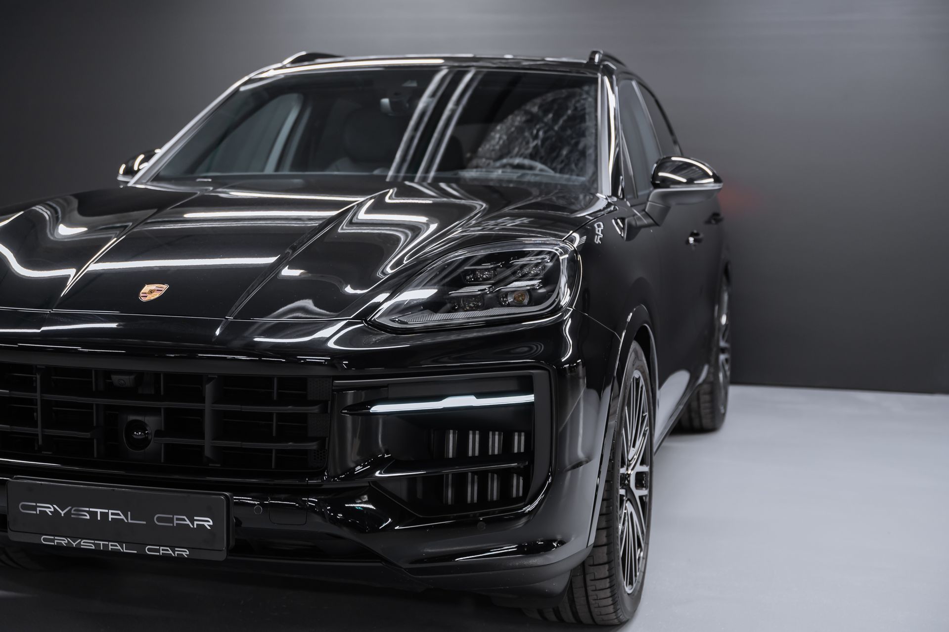 Черный Porsche Cayenne S Coupé в Crystal Car под заказ