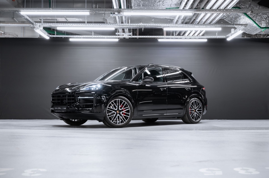 Черный Porsche Cayenne S Coupé в Crystal Car под заказ
