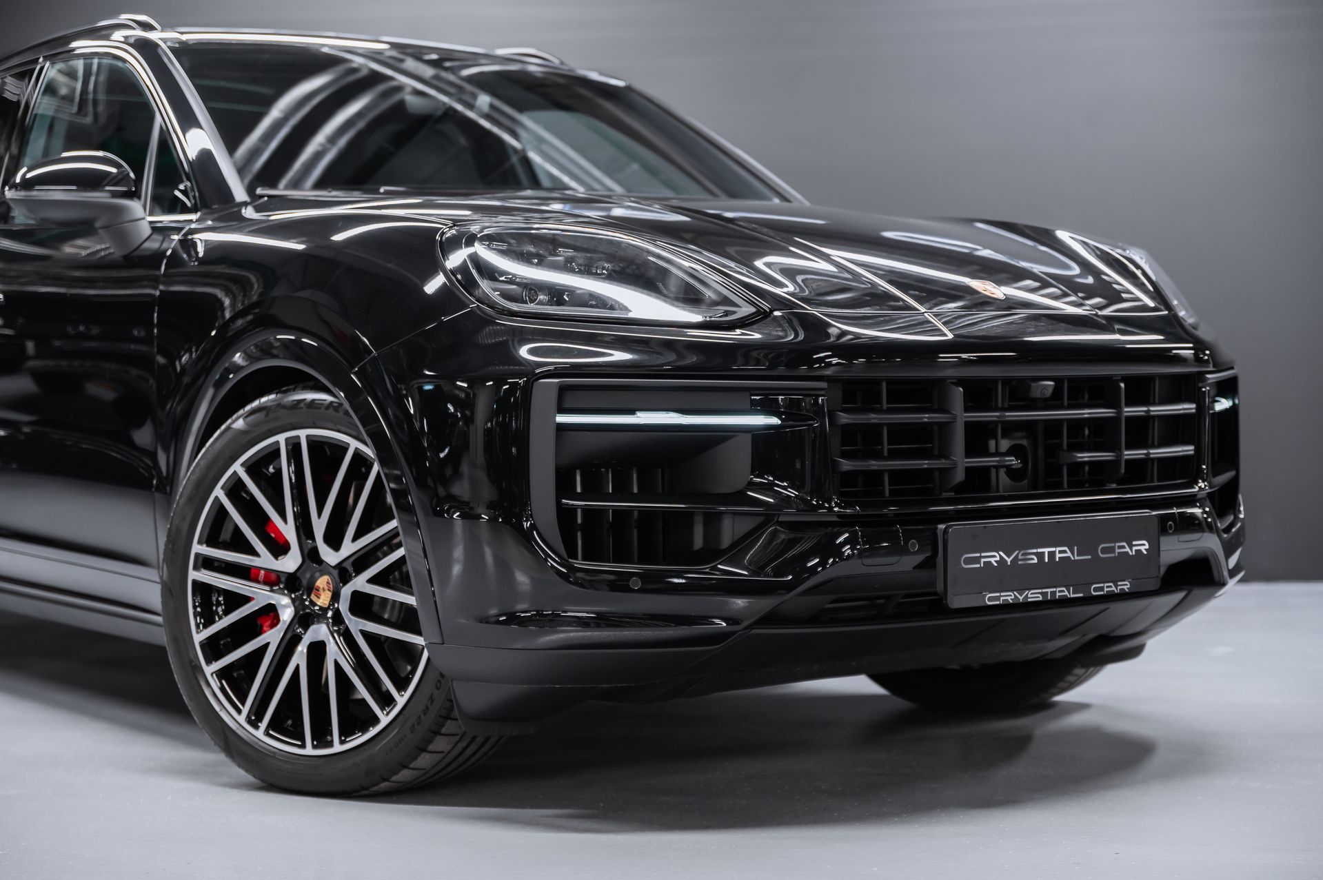 Черный Porsche Cayenne S Coupé в Crystal Car под заказ
