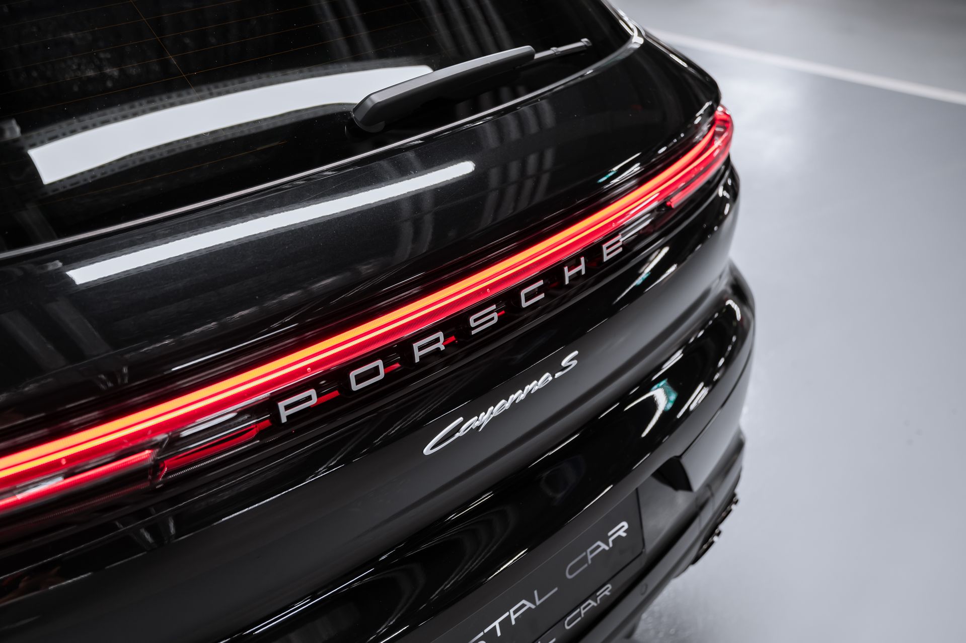 Черный Porsche Cayenne S Coupé в Crystal Car под заказ