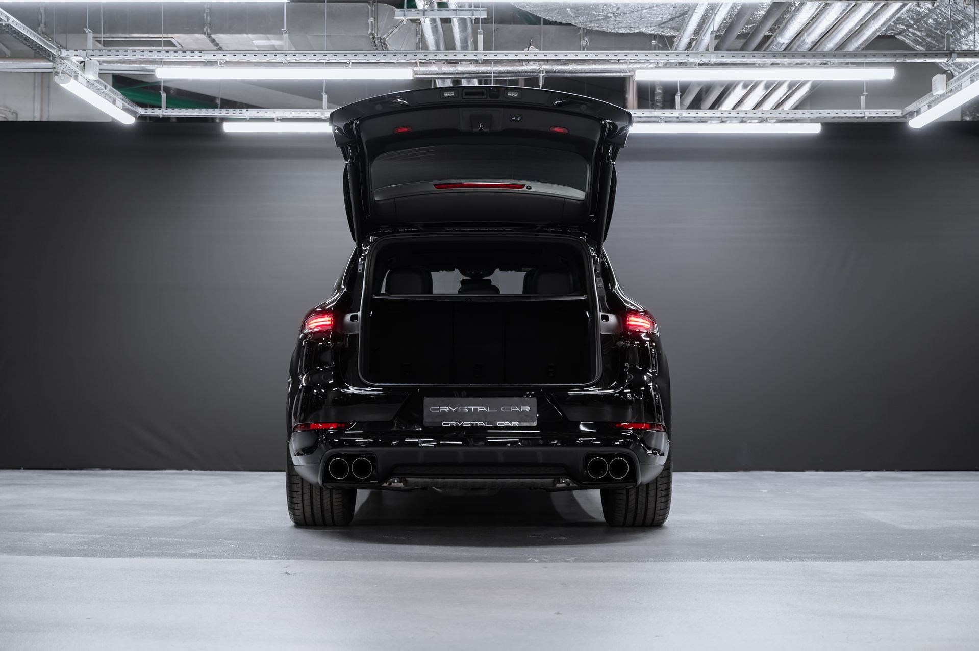 Черный Porsche Cayenne S Coupé в Crystal Car под заказ
