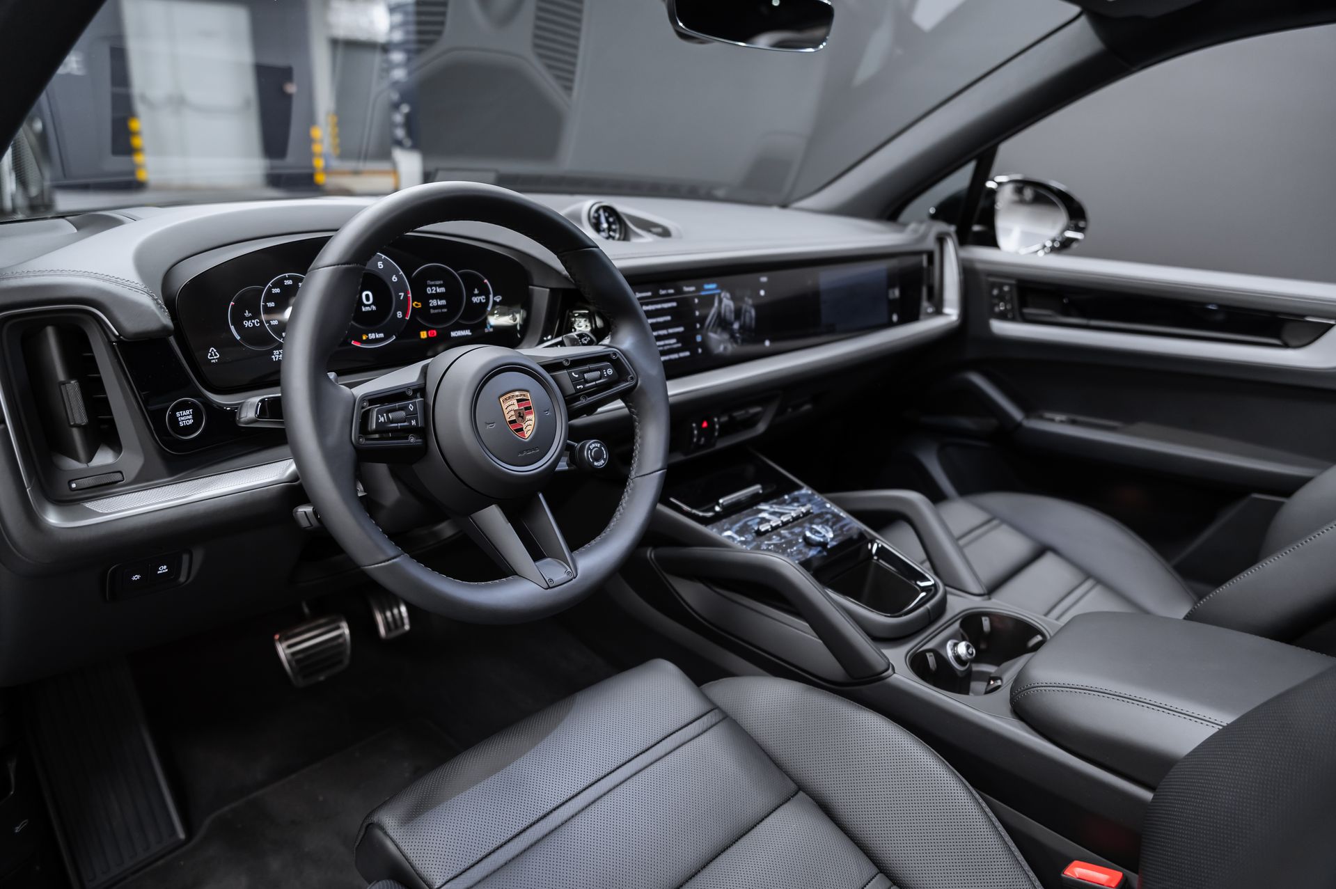 Черный Porsche Cayenne S Coupé в Crystal Car под заказ