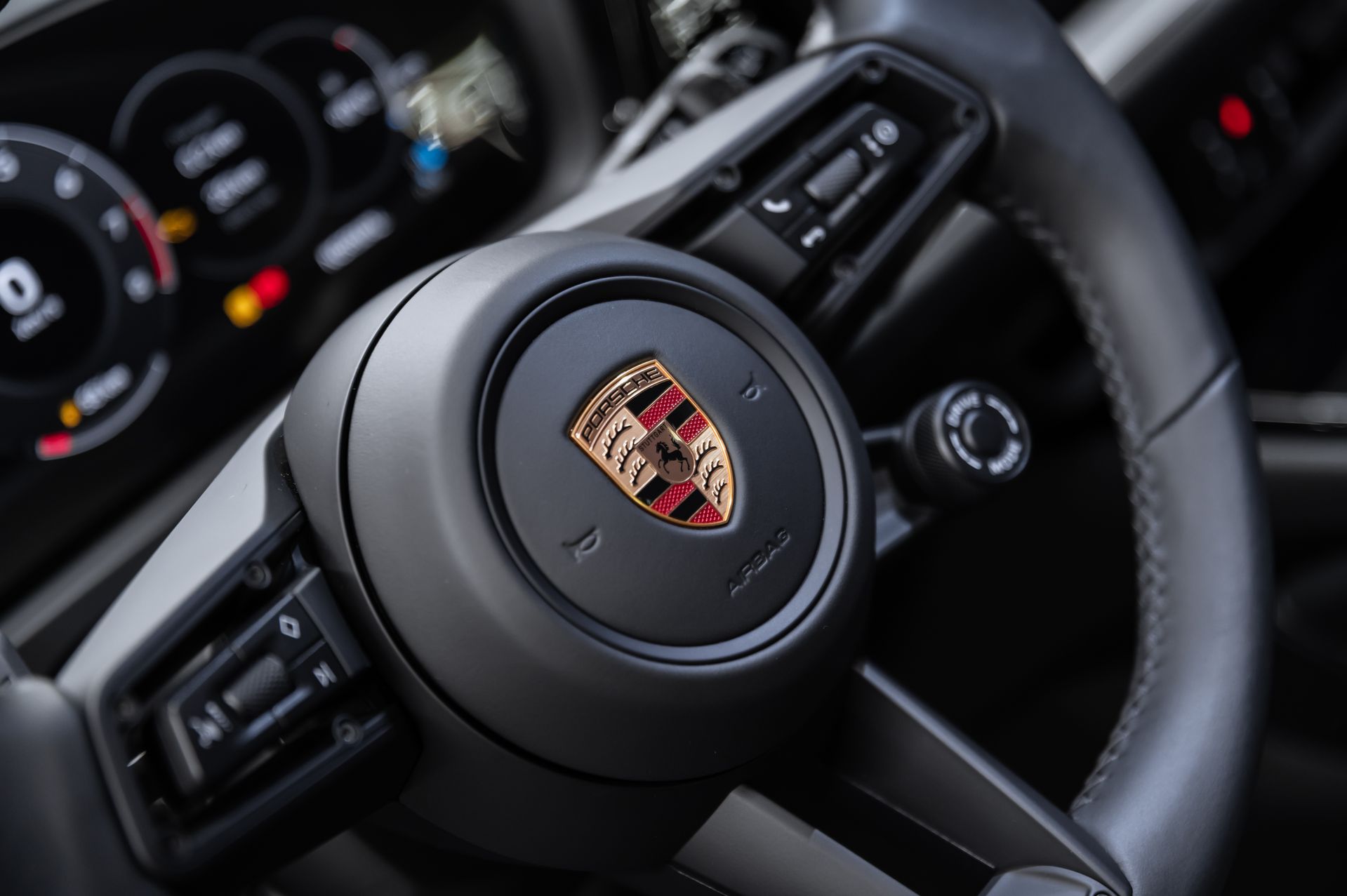 Черный Porsche Cayenne S Coupé в Crystal Car под заказ