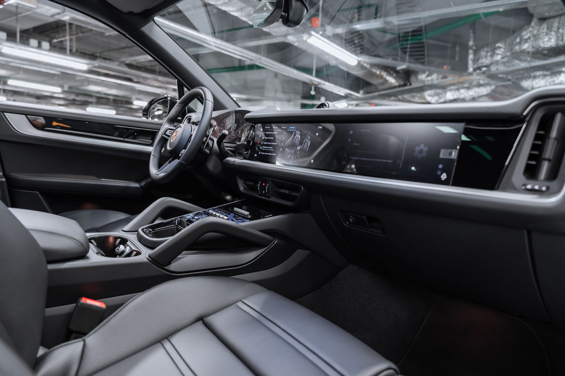 Черный Porsche Cayenne S Coupé в Crystal Car под заказ