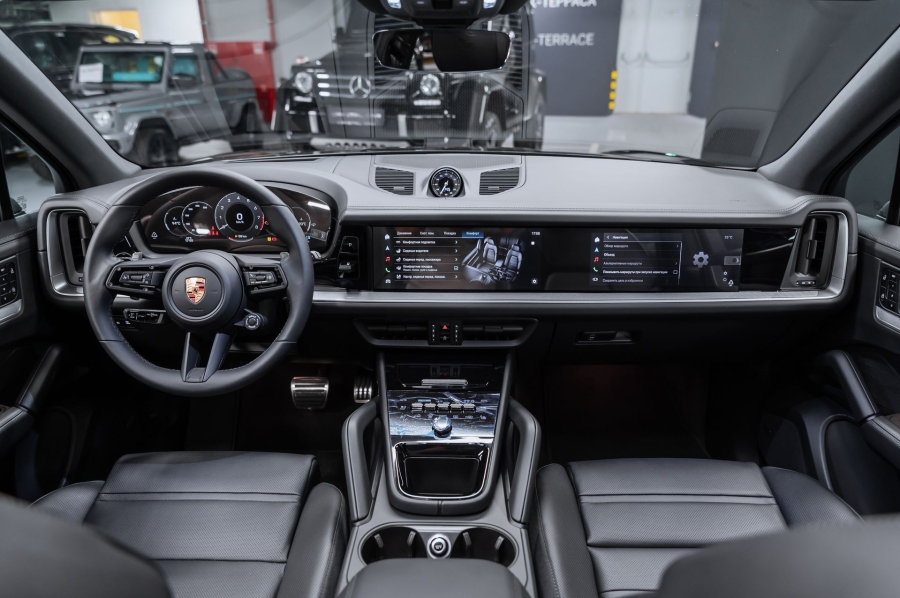 Черный Porsche Cayenne S Coupé в Crystal Car под заказ