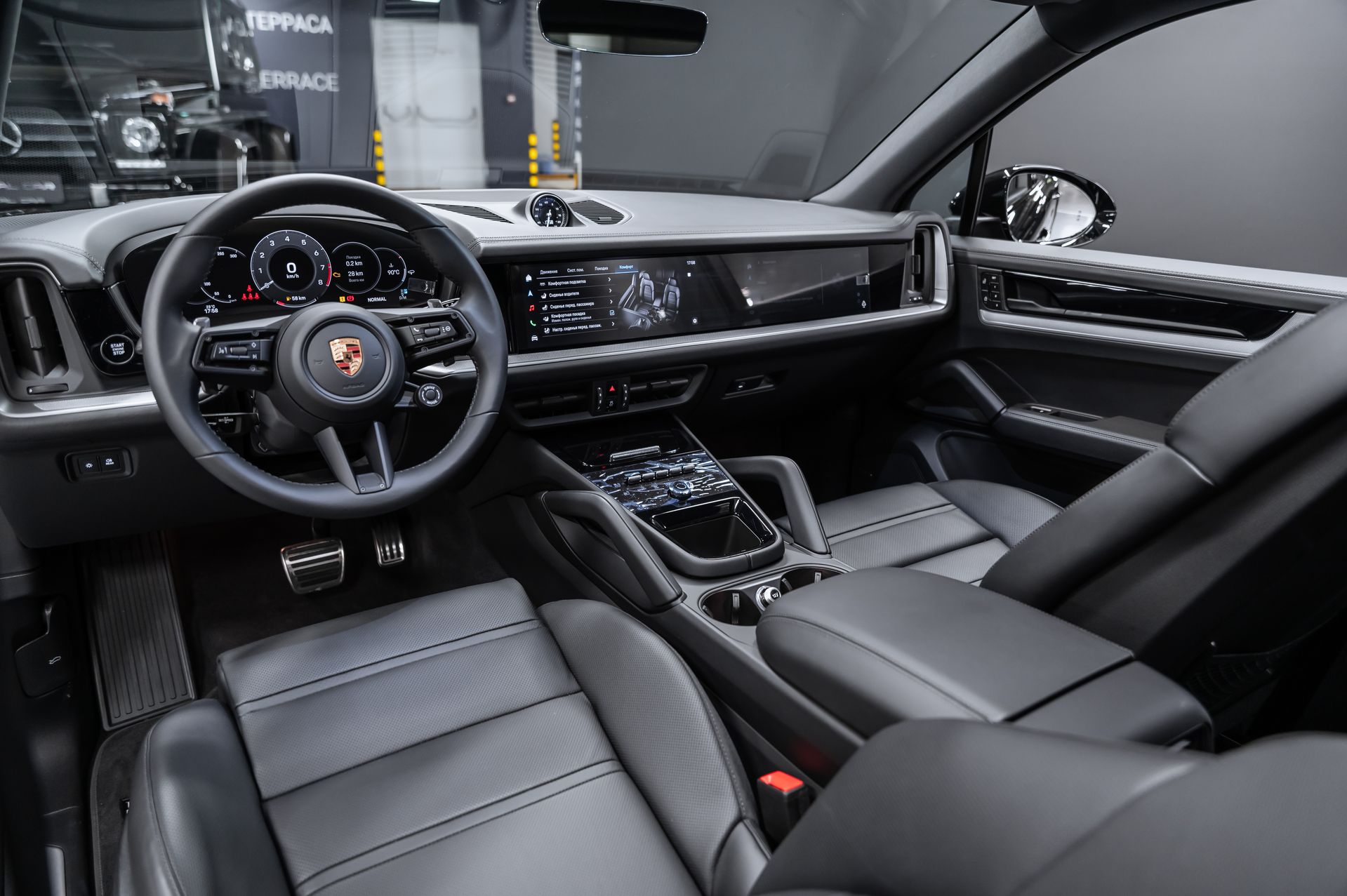 Черный Porsche Cayenne S Coupé в Crystal Car под заказ