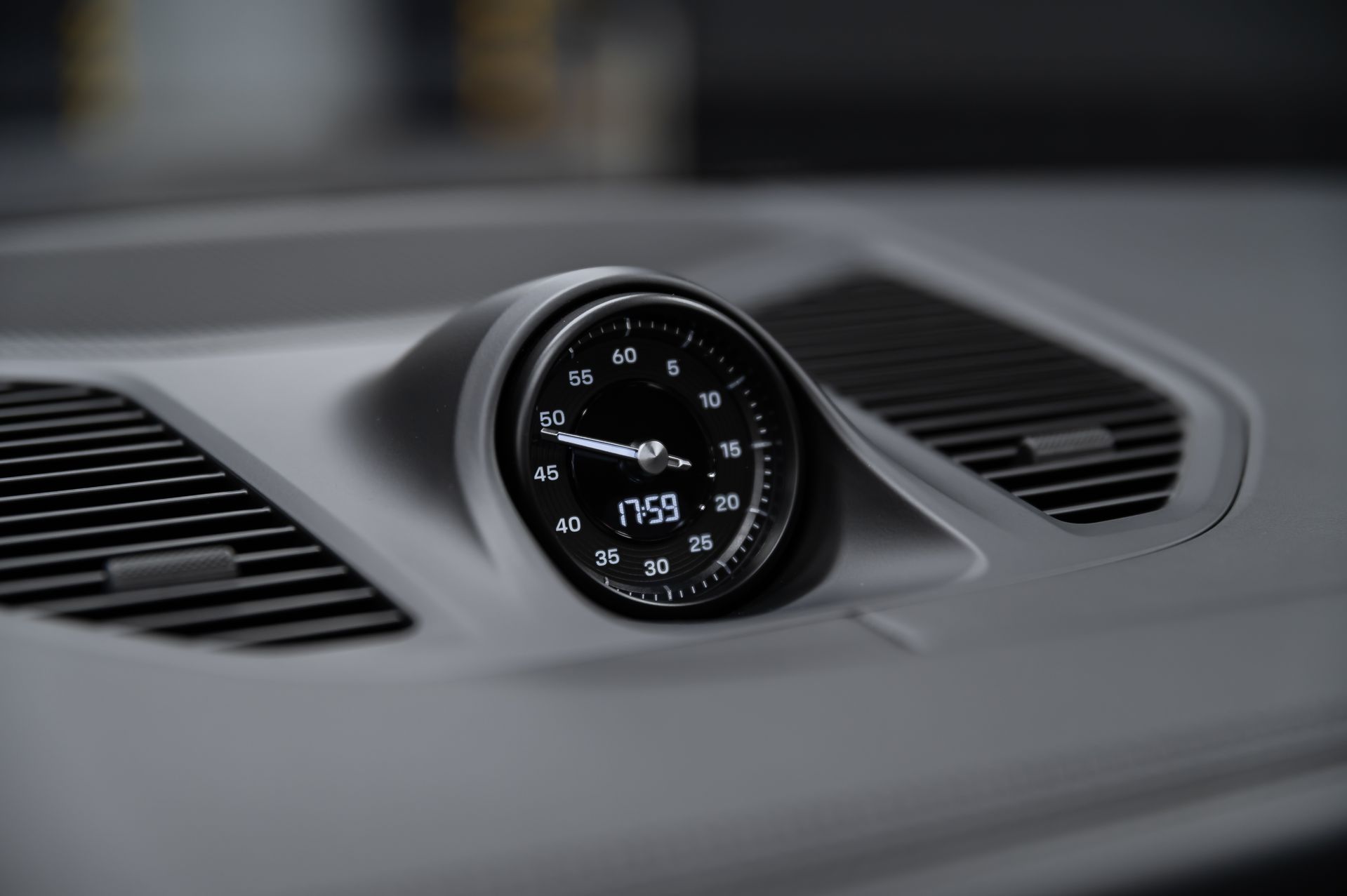 Черный Porsche Cayenne S Coupé в Crystal Car под заказ