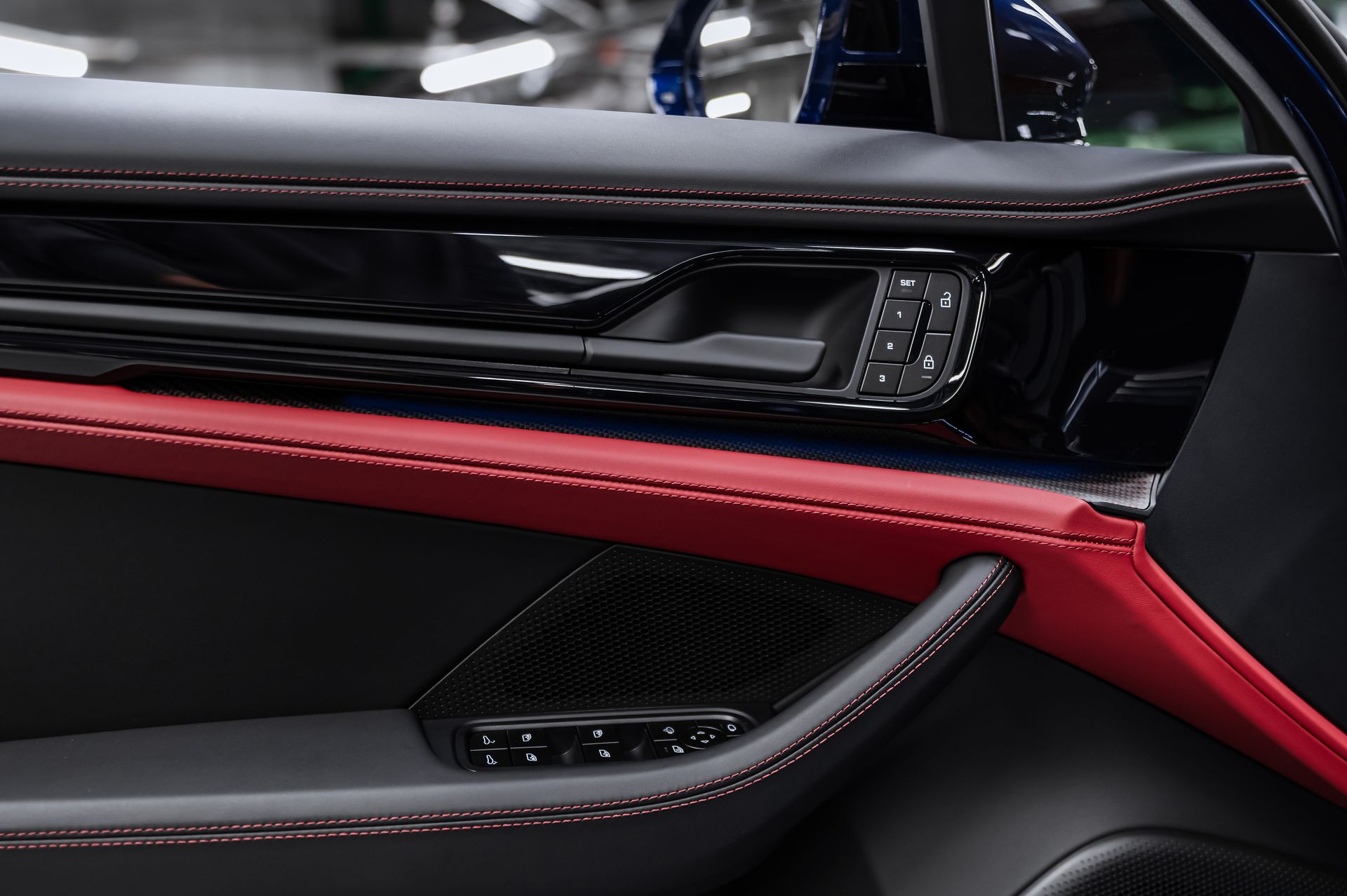 Купить Porsche Panamera GTS синий бензин под заказ в Crystal Car