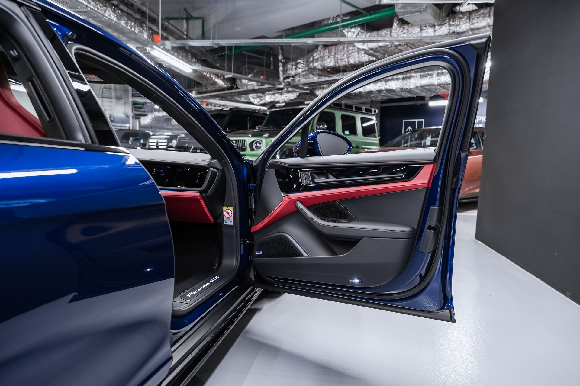 Купить Porsche Panamera GTS синий бензин под заказ в Crystal Car