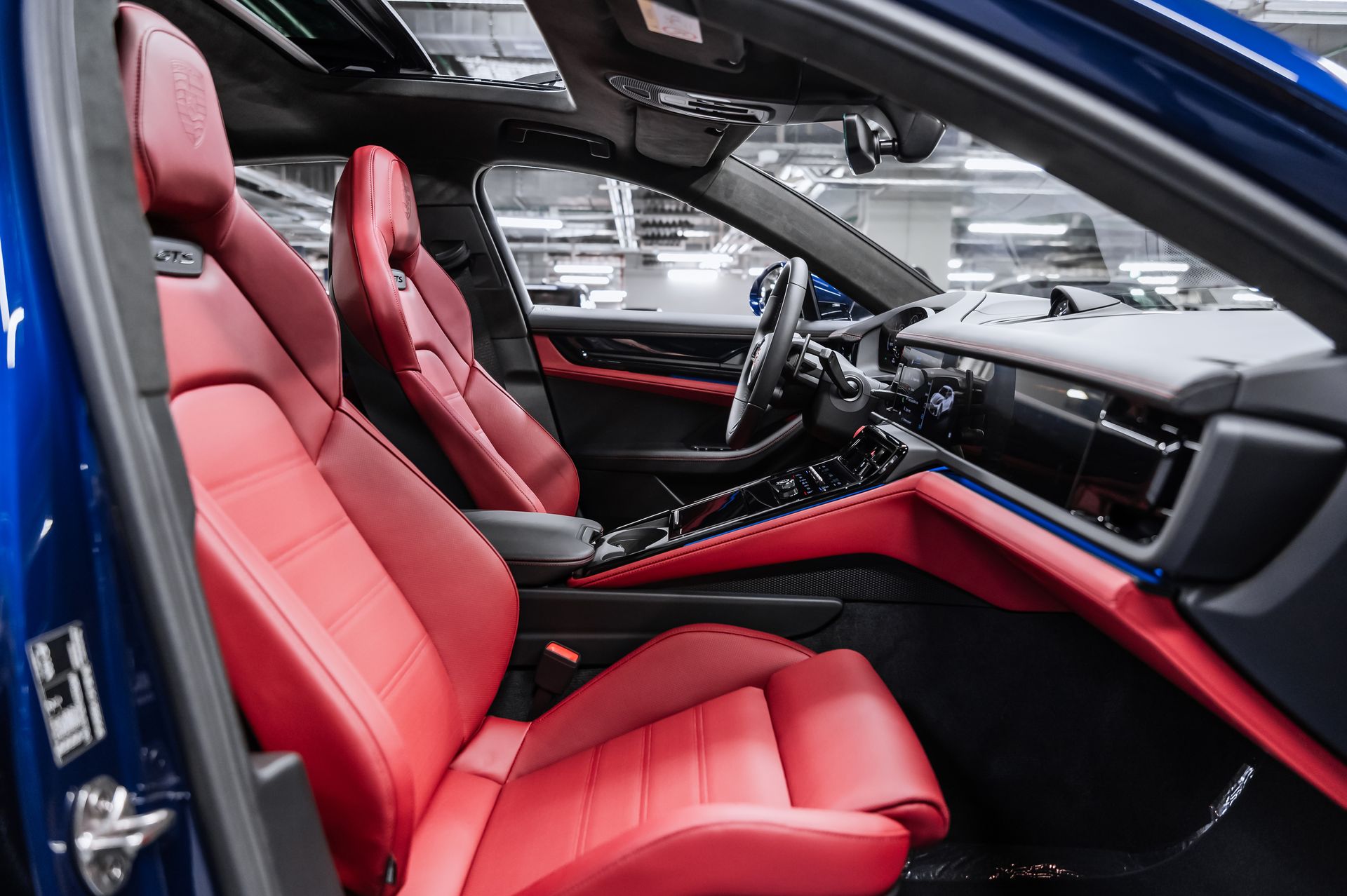 Купить Porsche Panamera GTS синий бензин под заказ в Crystal Car