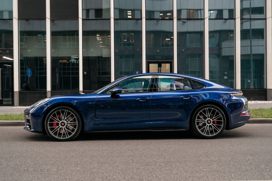 Купить Porsche Panamera GTS синий бензин под заказ в Crystal Car