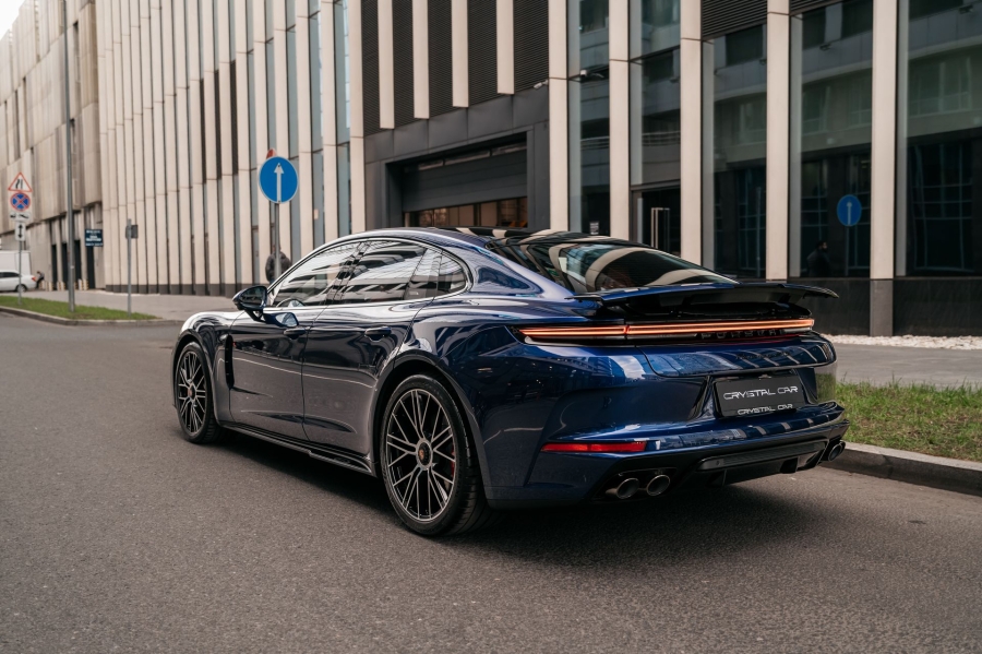 Купить Porsche Panamera GTS синий бензин под заказ в Crystal Car