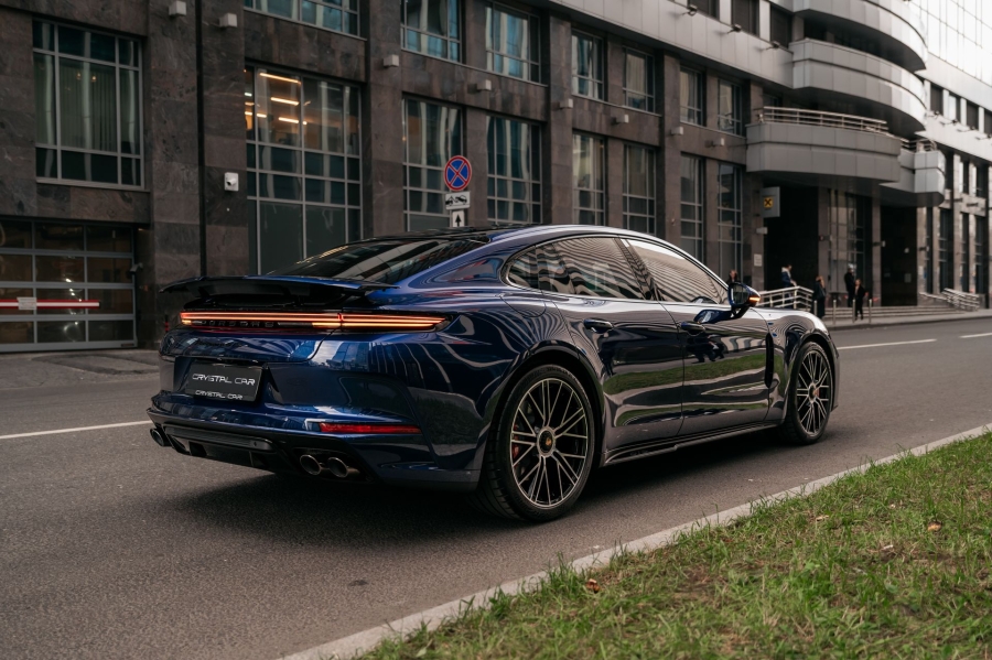 Купить Porsche Panamera GTS синий бензин под заказ в Crystal Car