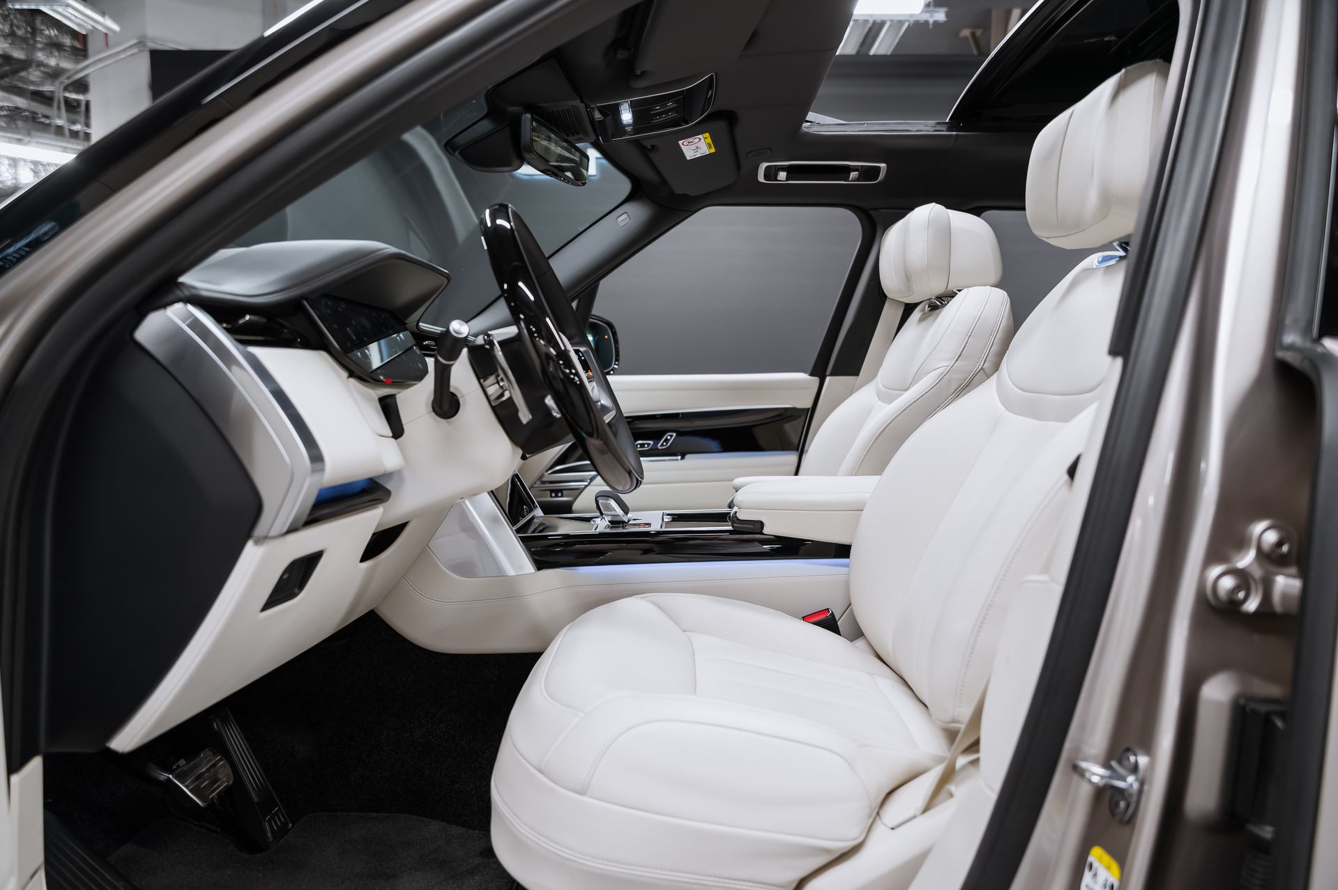 Жемчужный Land Rover Range Rover Autobiography в Crystal Car под заказ