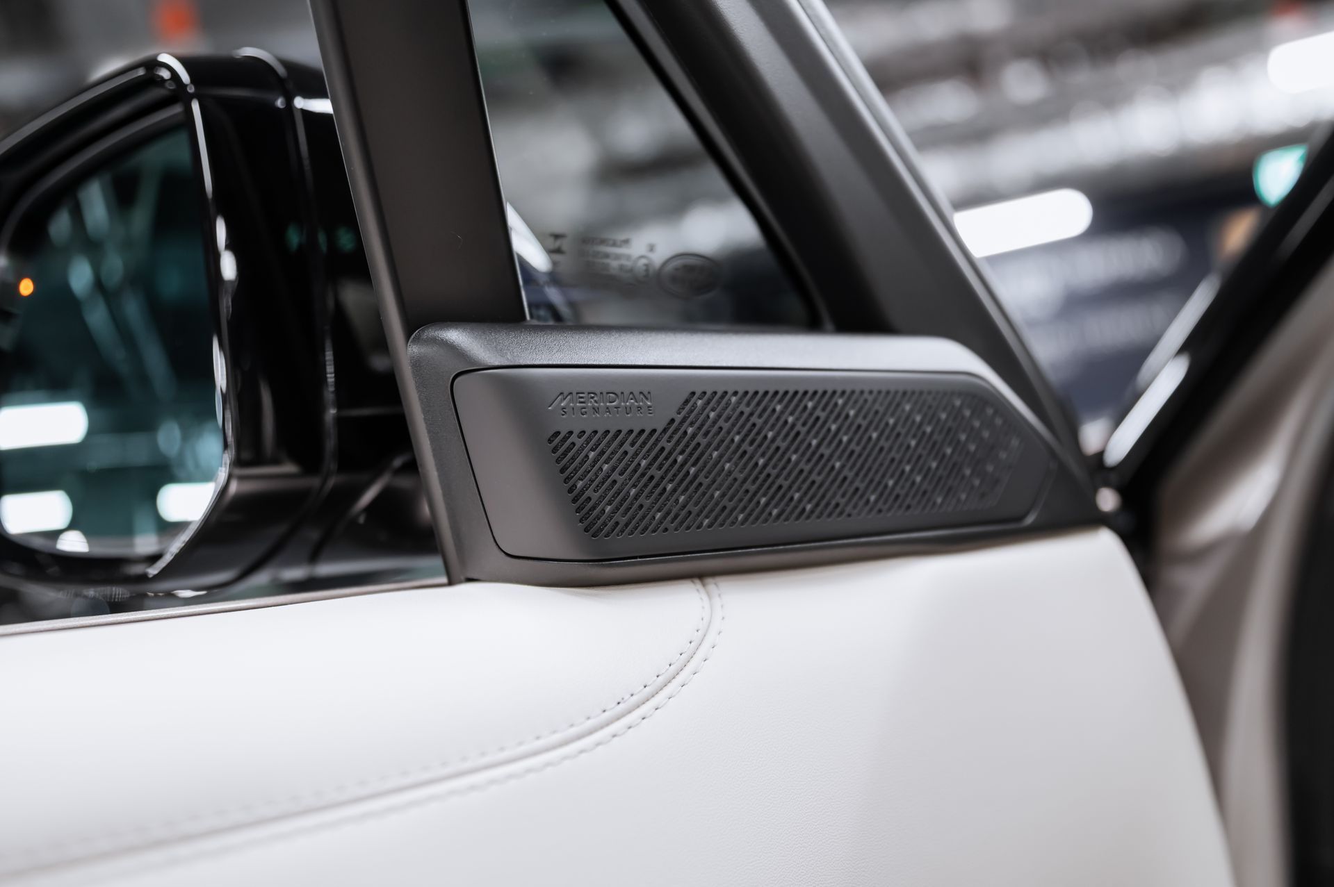 Жемчужный Land Rover Range Rover Autobiography в Crystal Car под заказ