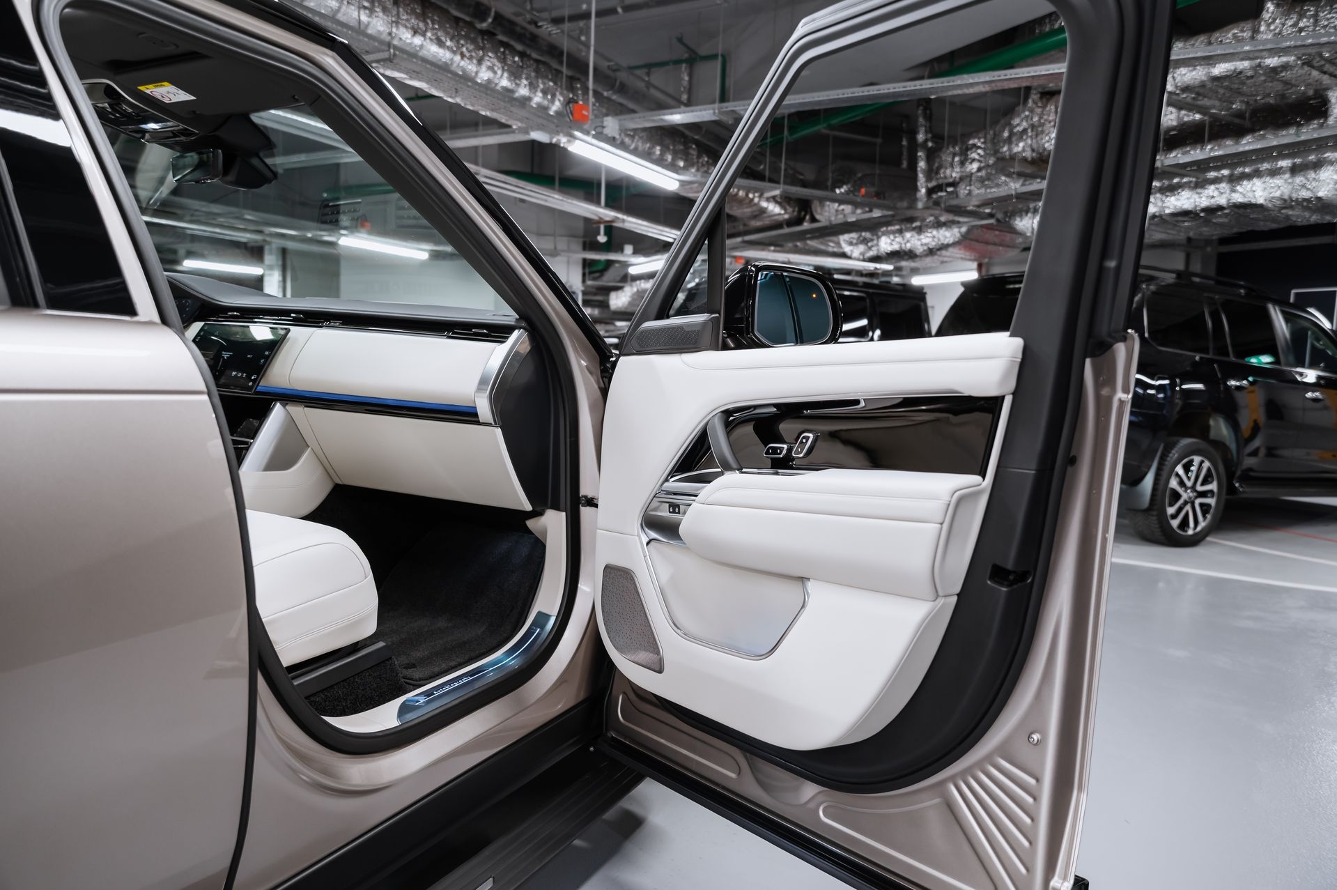 Жемчужный Land Rover Range Rover Autobiography в Crystal Car под заказ