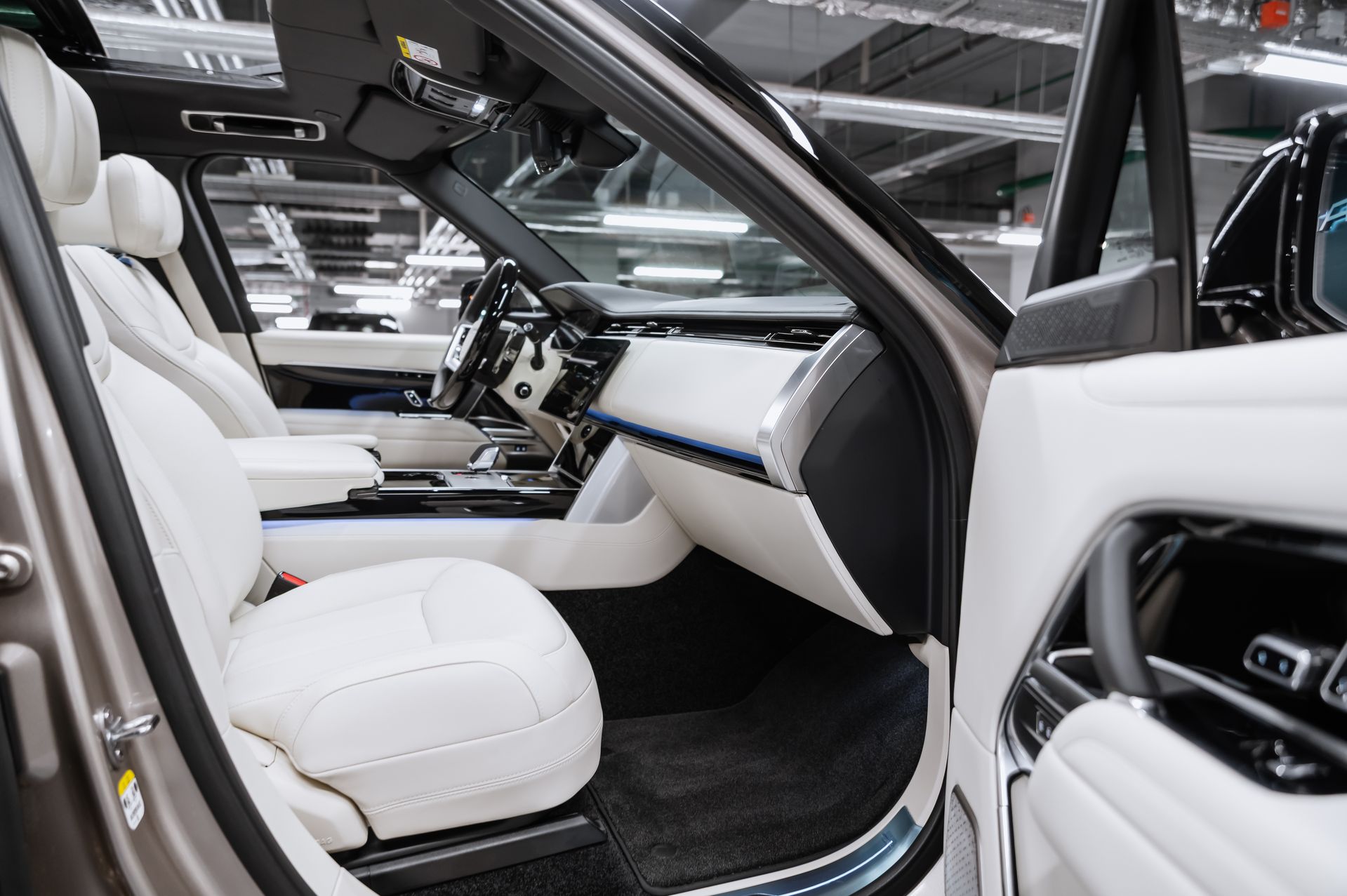 Жемчужный Land Rover Range Rover Autobiography в Crystal Car под заказ