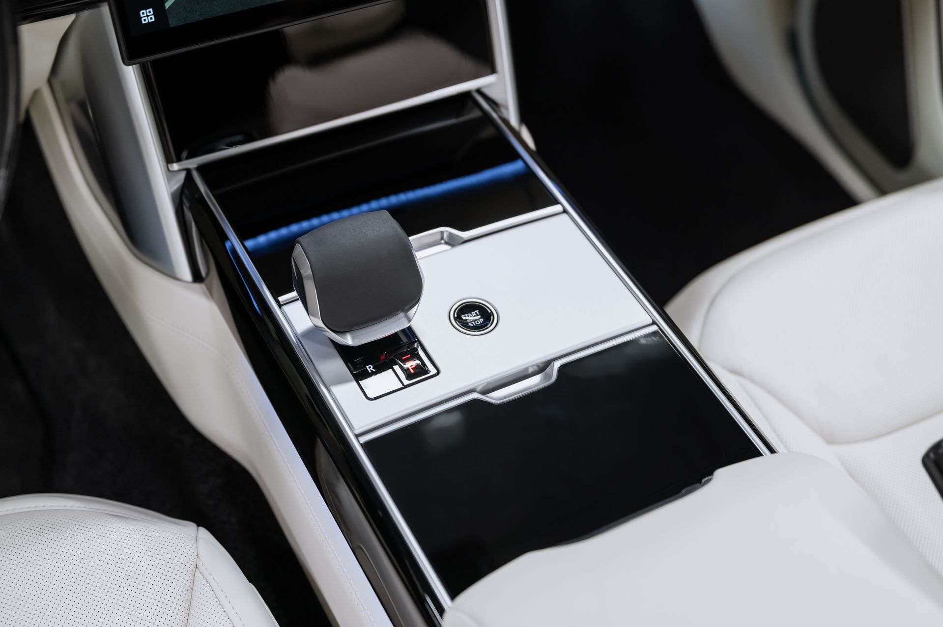 Жемчужный Land Rover Range Rover Autobiography в Crystal Car под заказ