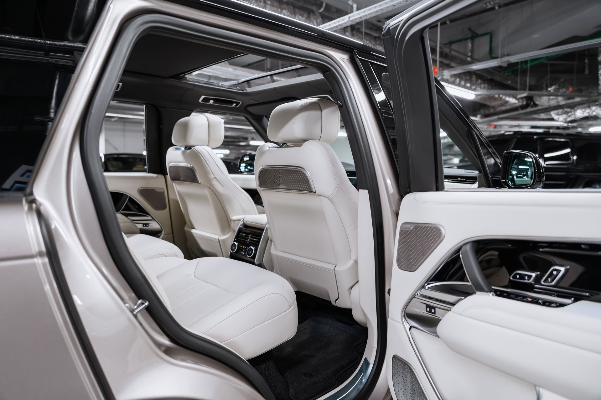 Жемчужный Land Rover Range Rover Autobiography в Crystal Car под заказ