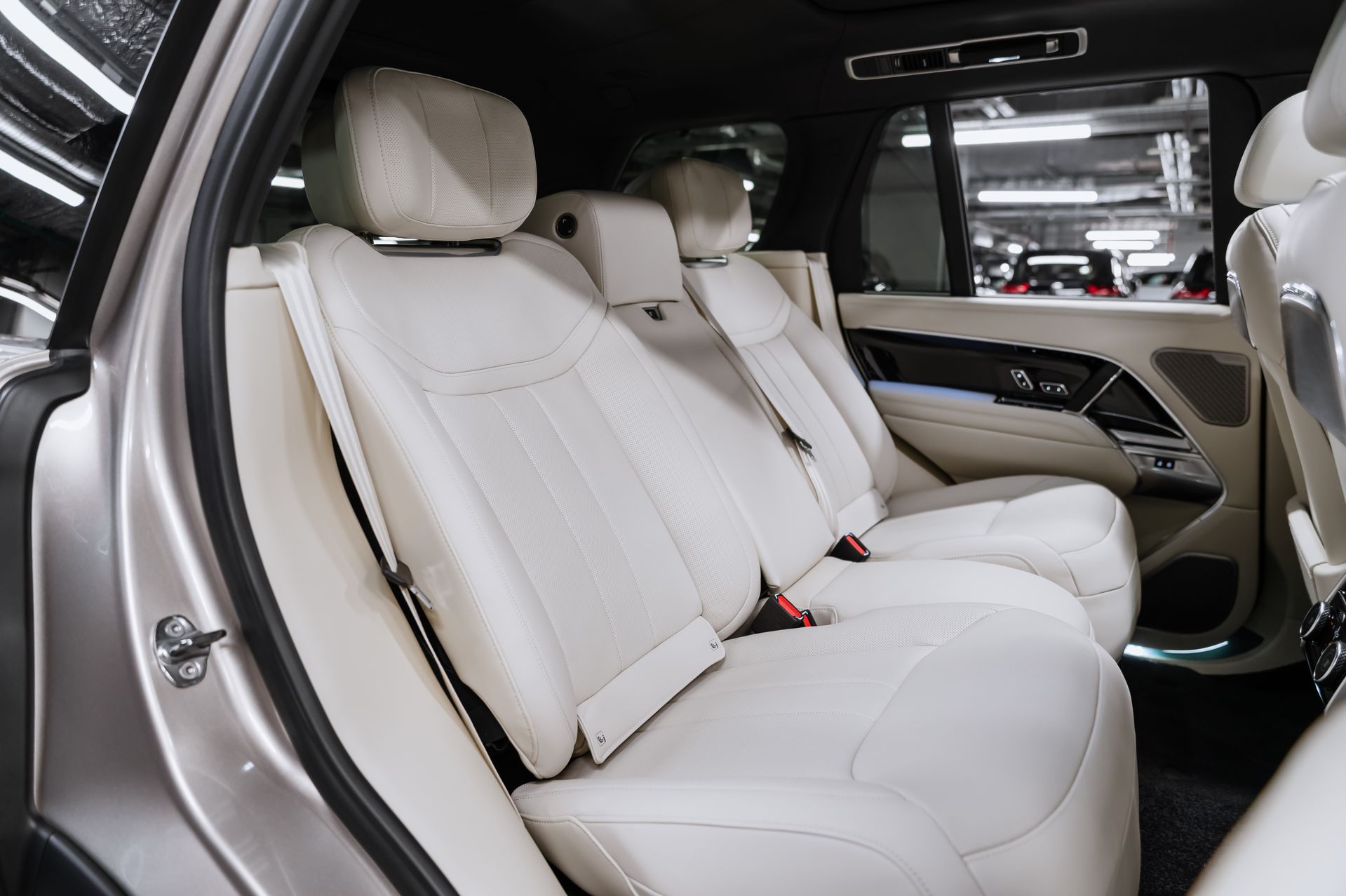 Жемчужный Land Rover Range Rover Autobiography в Crystal Car под заказ