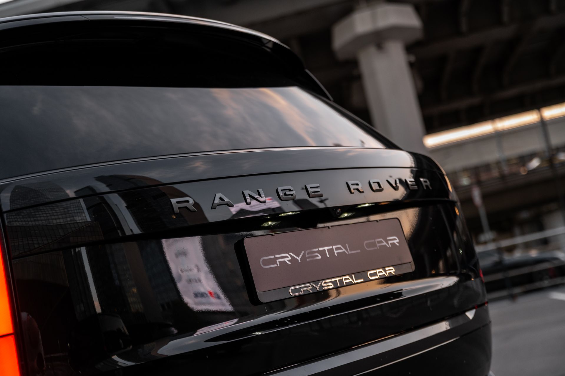 Черный премиальный Land Rover Range Rover Autobiography в Crystal Car под заказ