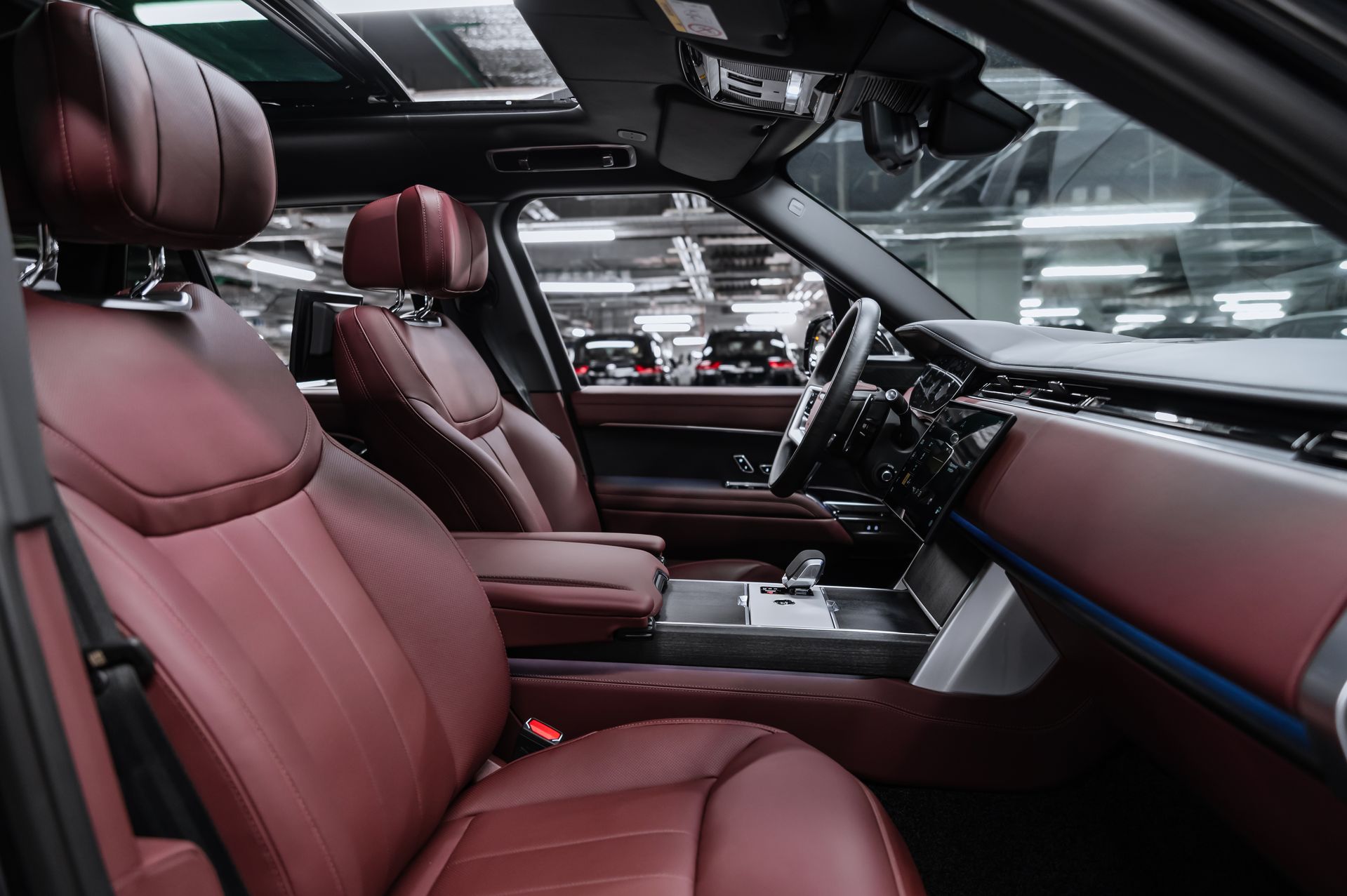 Черный премиальный Land Rover Range Rover Autobiography в Crystal Car под заказ