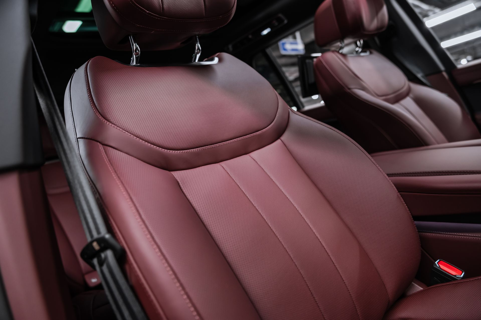 Черный премиальный Land Rover Range Rover Autobiography в Crystal Car под заказ