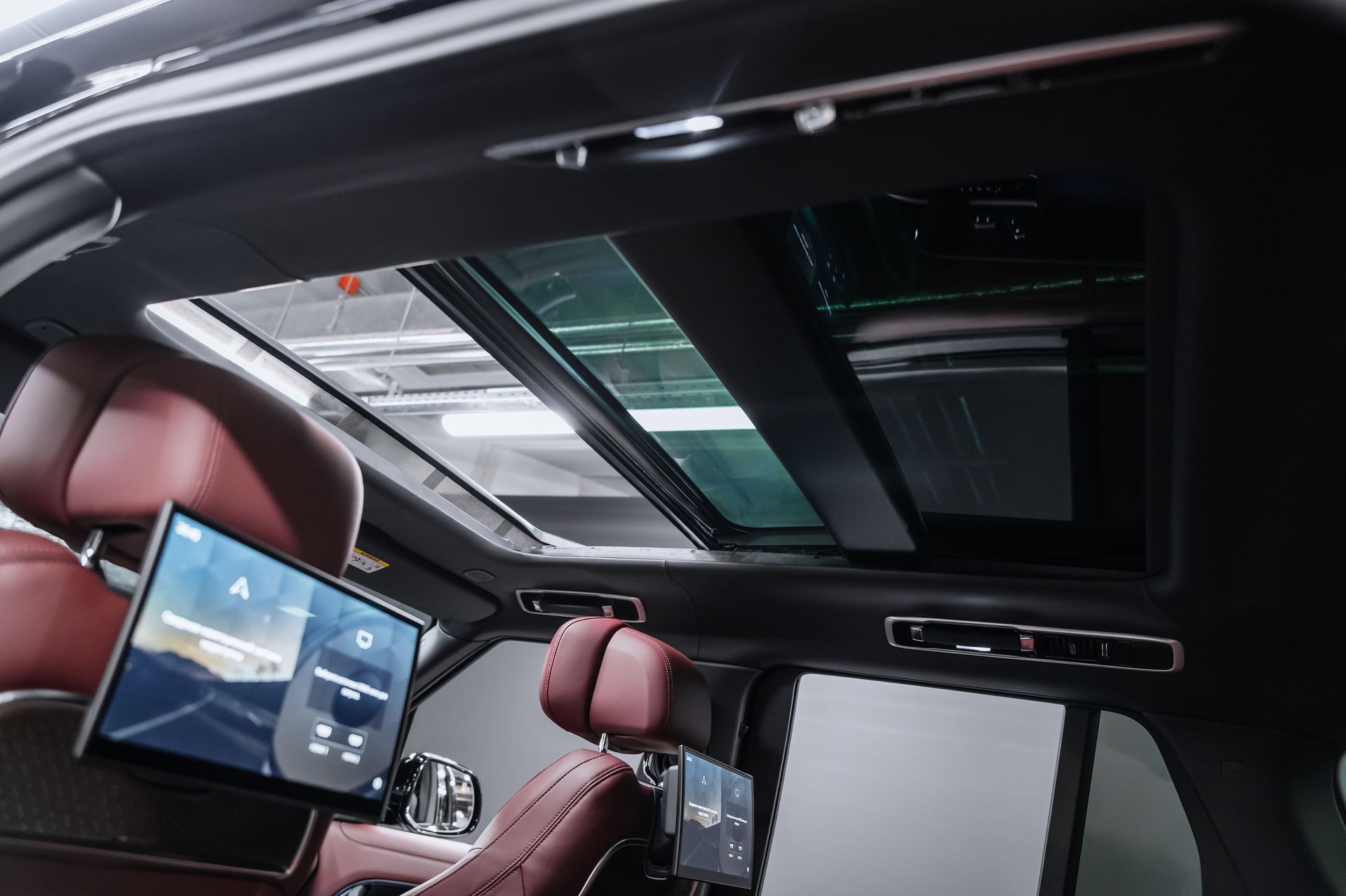 Черный премиальный Land Rover Range Rover Autobiography в Crystal Car под заказ