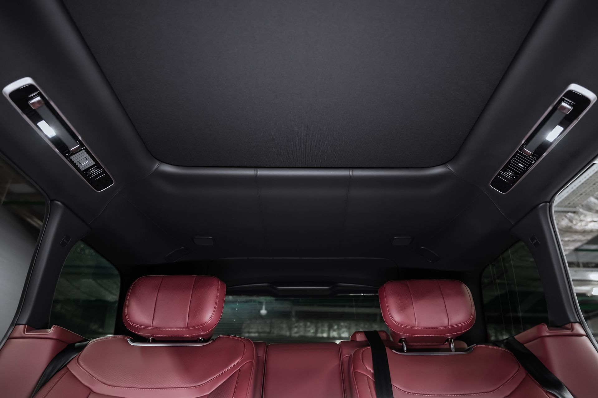 Черный премиальный Land Rover Range Rover Autobiography в Crystal Car под заказ