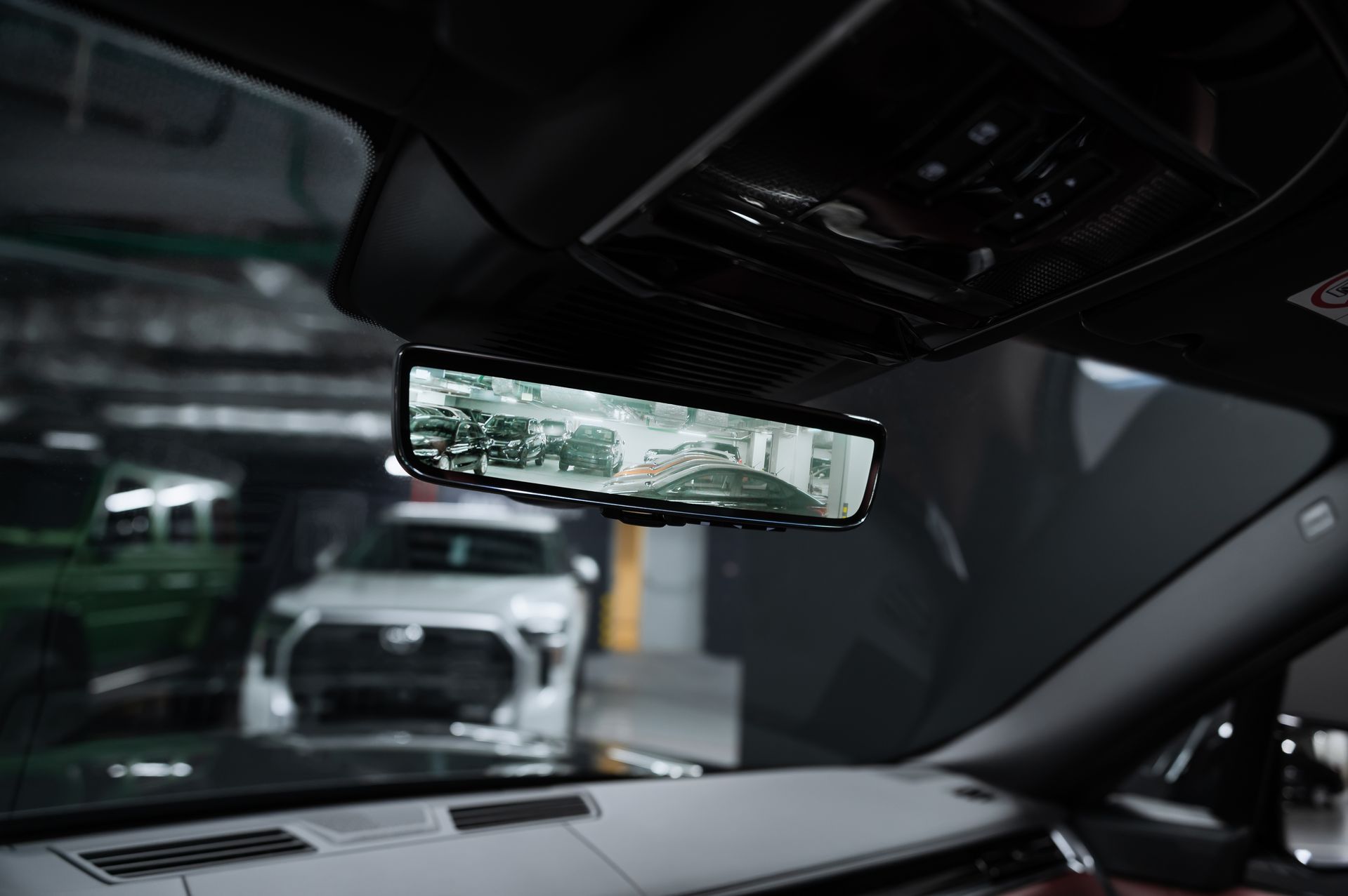 Черный премиальный Land Rover Range Rover Autobiography в Crystal Car под заказ