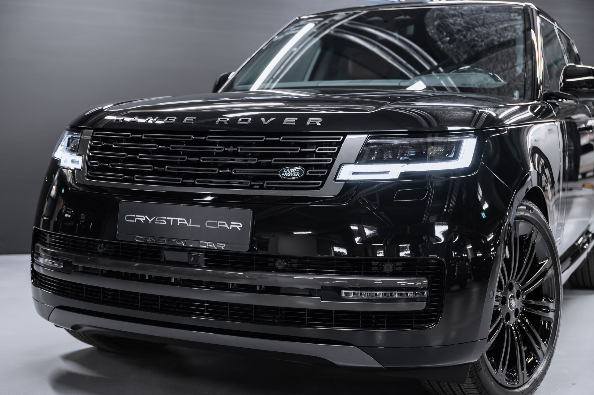 Черный Land Rover Range Rover Autobiography D350 в Crystal Car под заказ