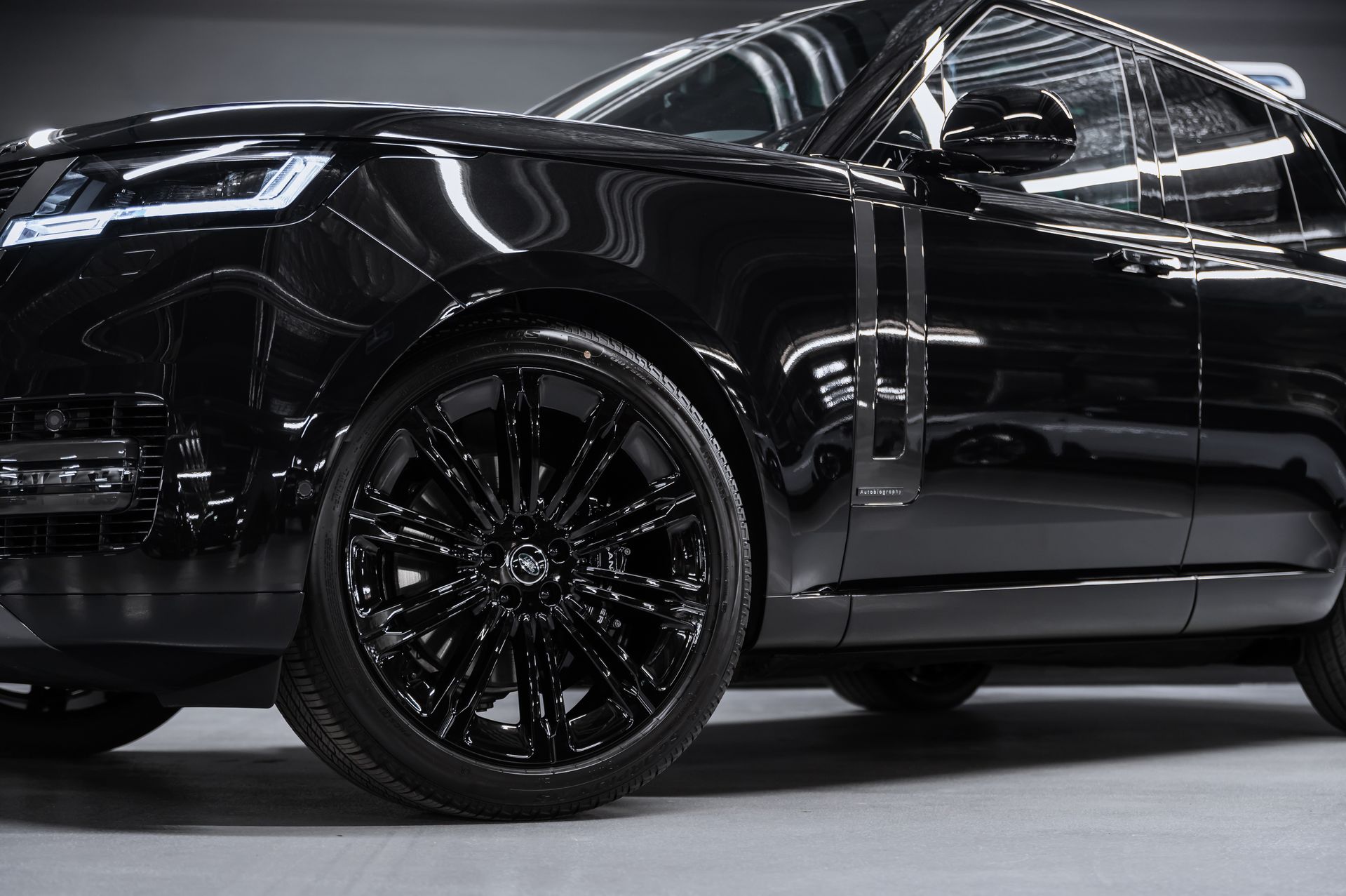 Черный Land Rover Range Rover Autobiography D350 в Crystal Car под заказ