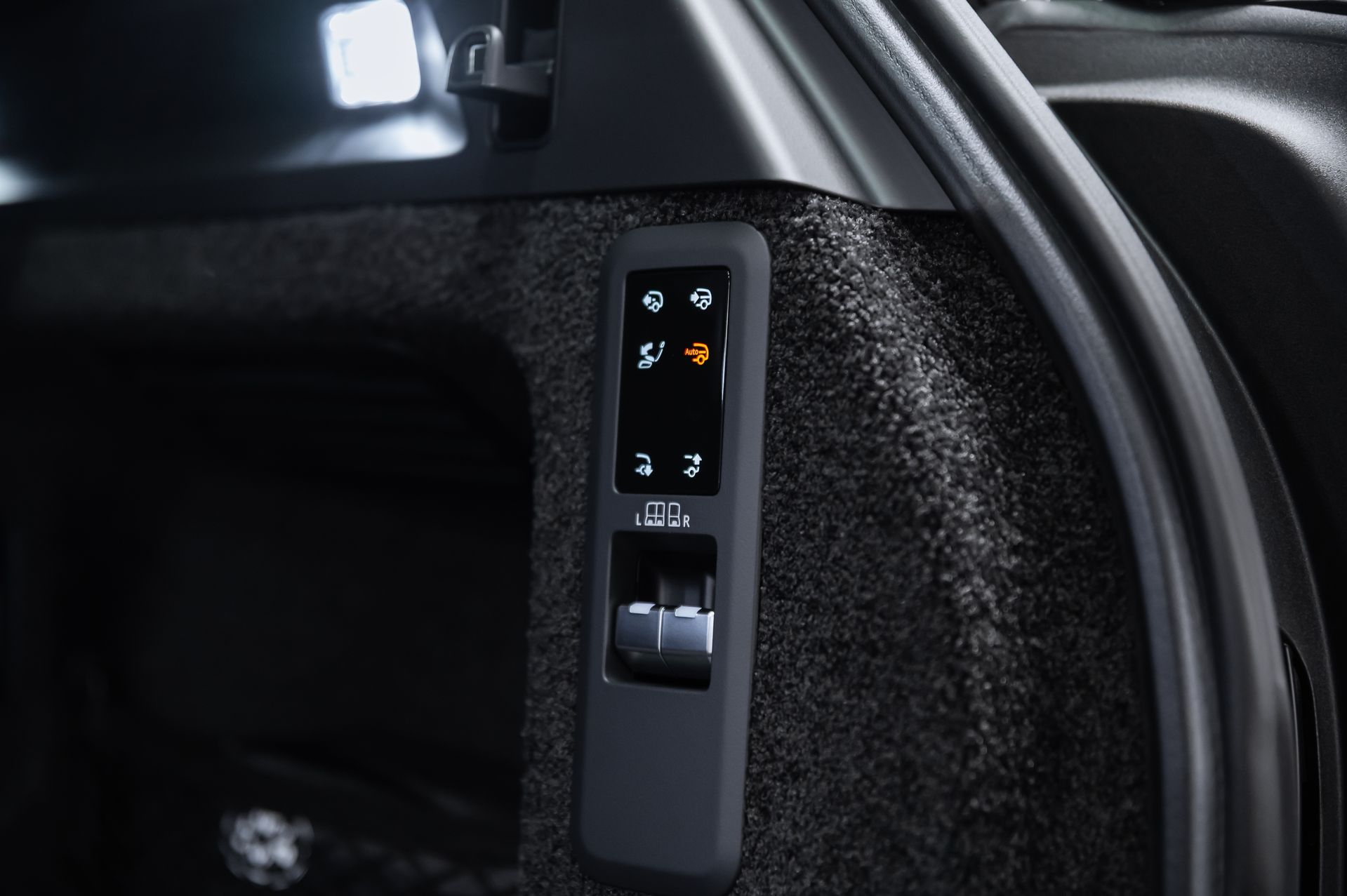 Черный Land Rover Range Rover Autobiography D350 в Crystal Car под заказ