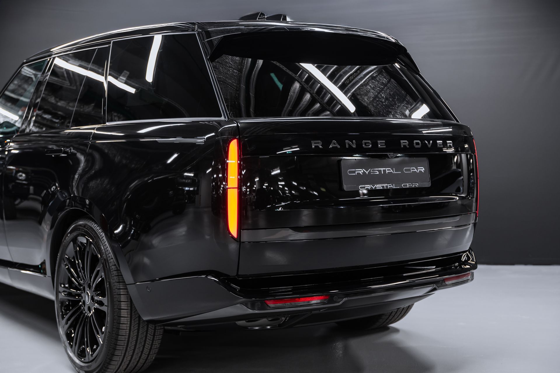Черный Land Rover Range Rover Autobiography D350 в Crystal Car под заказ