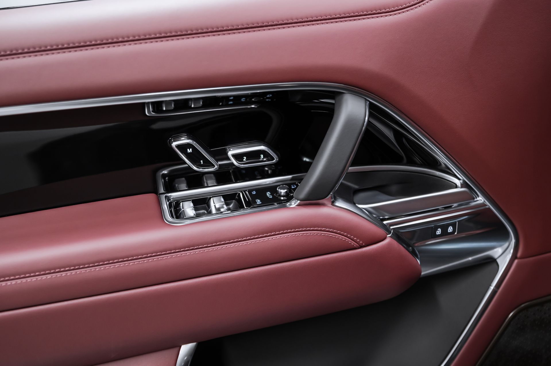 Черный Land Rover Range Rover Autobiography D350 в Crystal Car под заказ