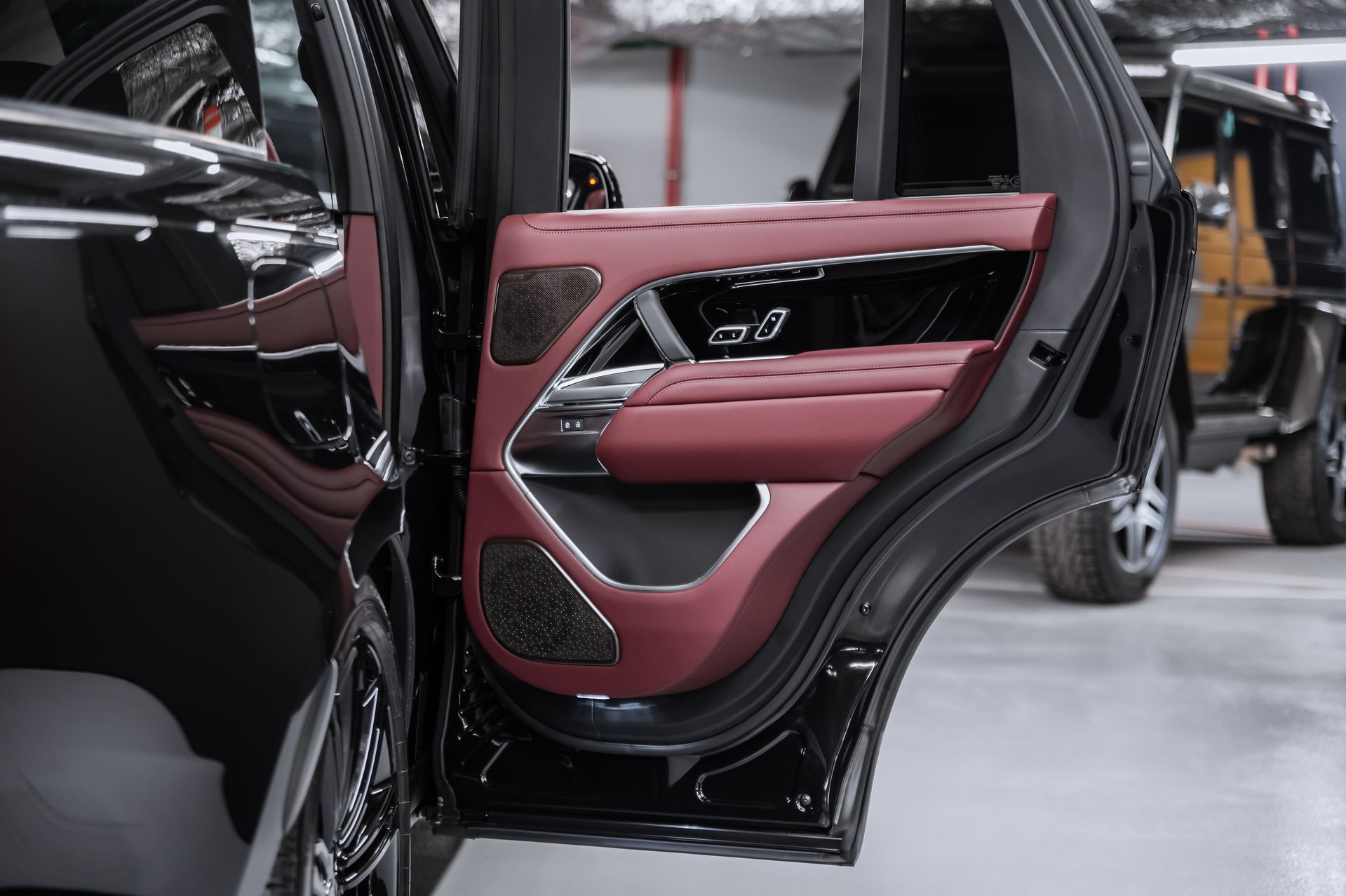 Черный Land Rover Range Rover Autobiography D350 в Crystal Car под заказ