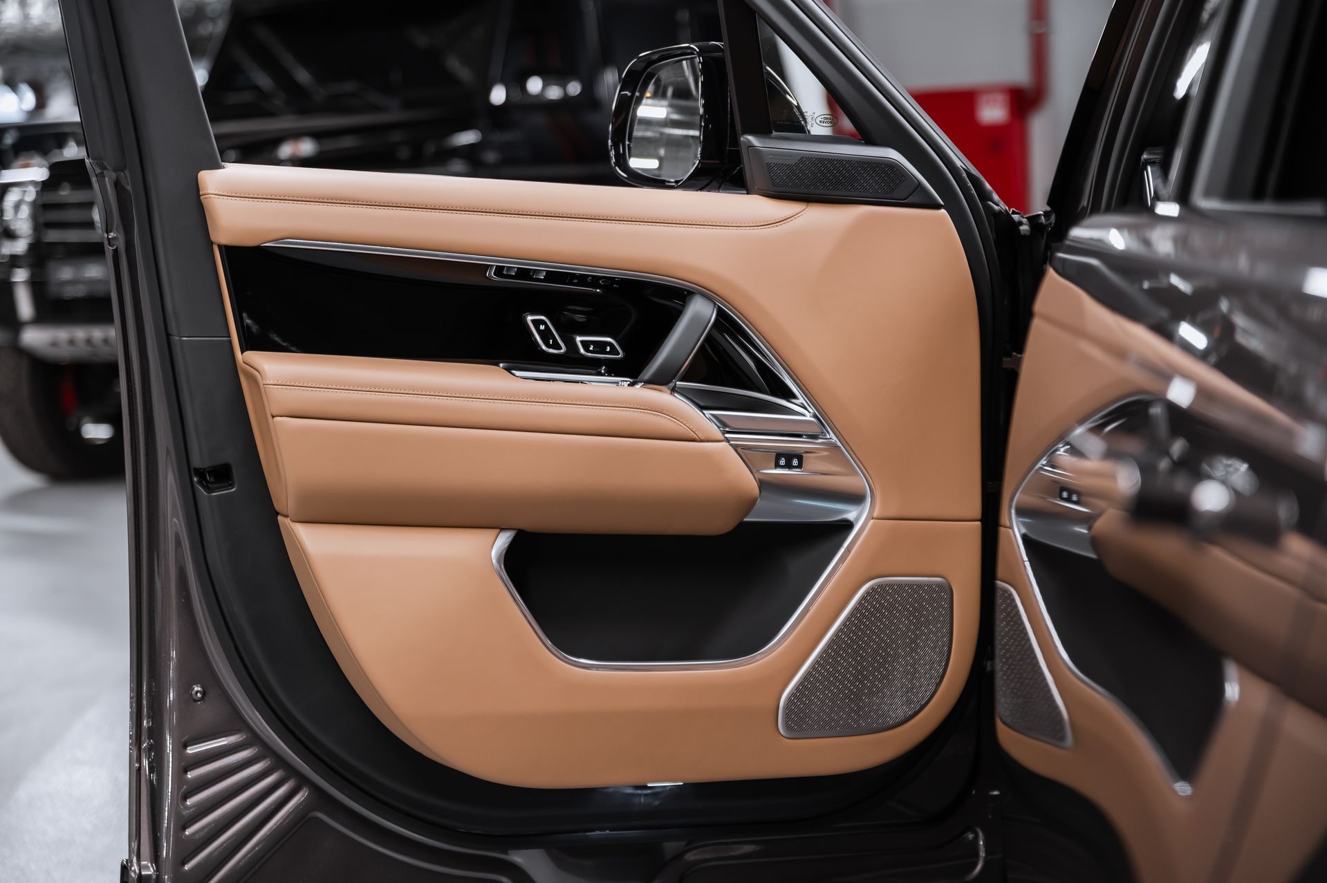 Land Rover Range Rover Autobiography D350 в Crystal Car под заказ