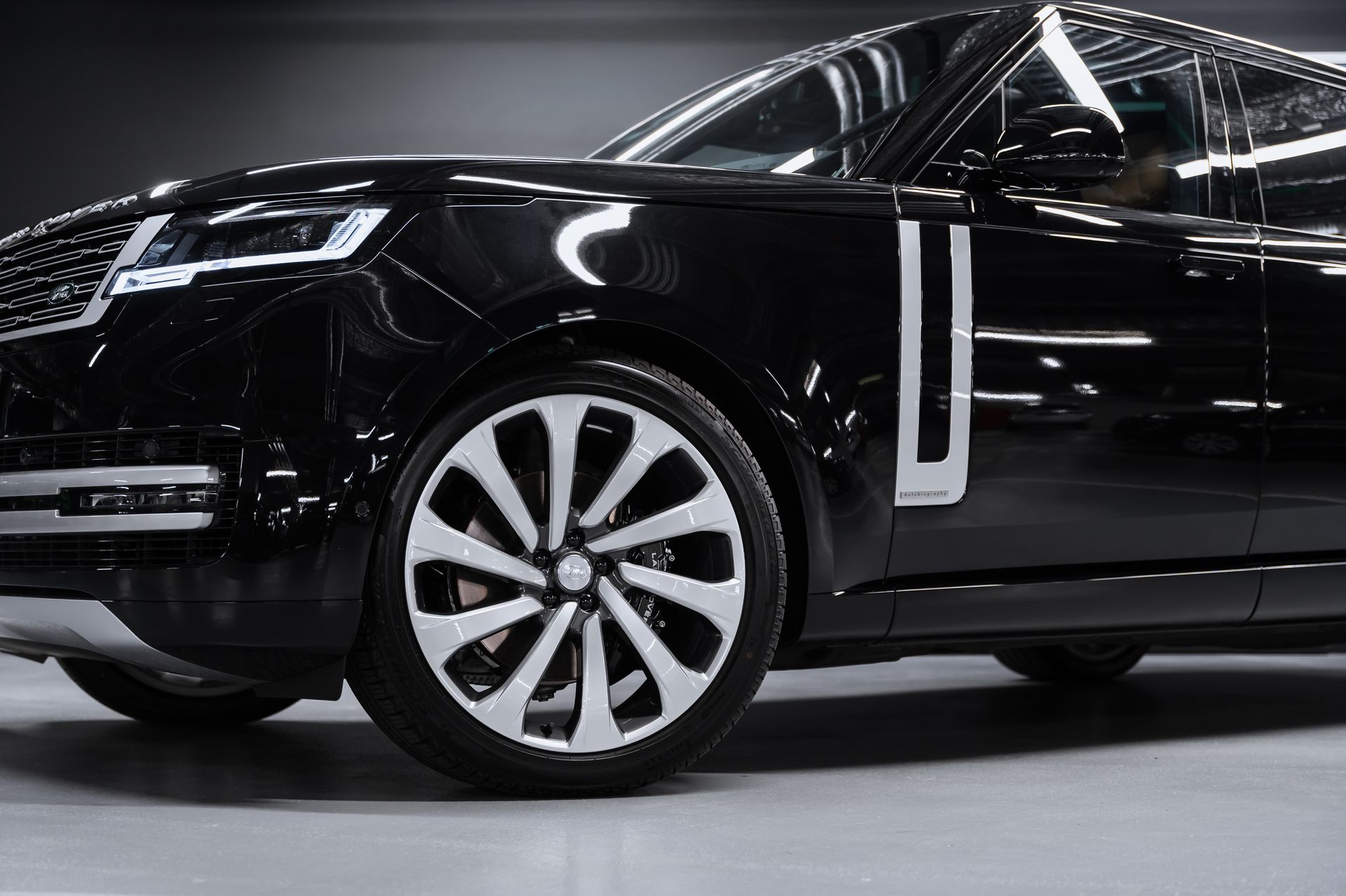 Семиместный Land Rover Range Rover Autobiography D350 Long в Crystal Car под заказ